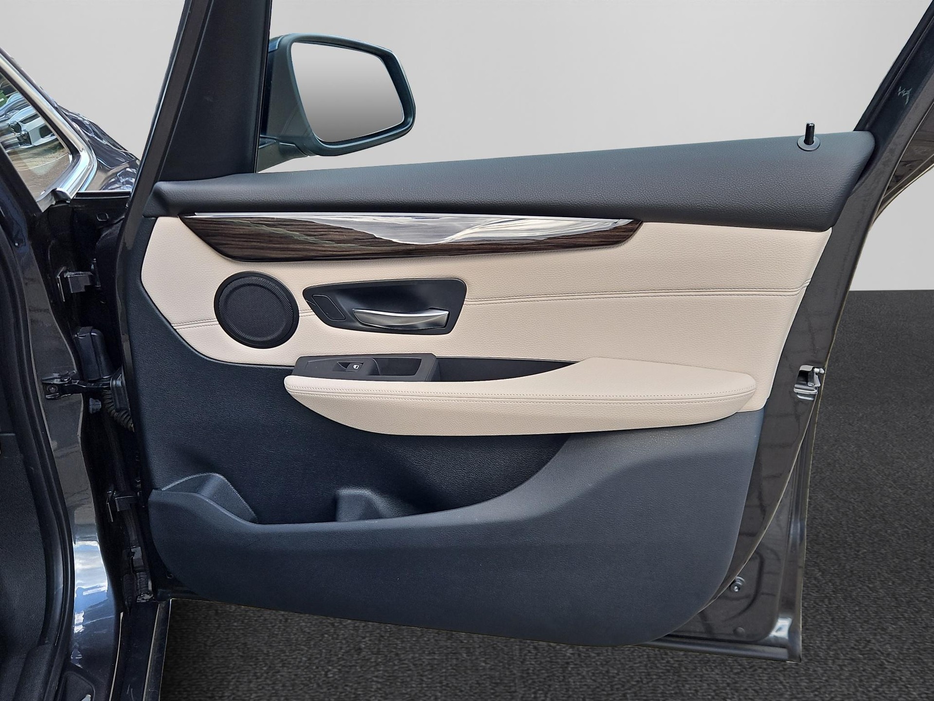 BMW 225xe Active Tourer LUXURY LINE-image-14