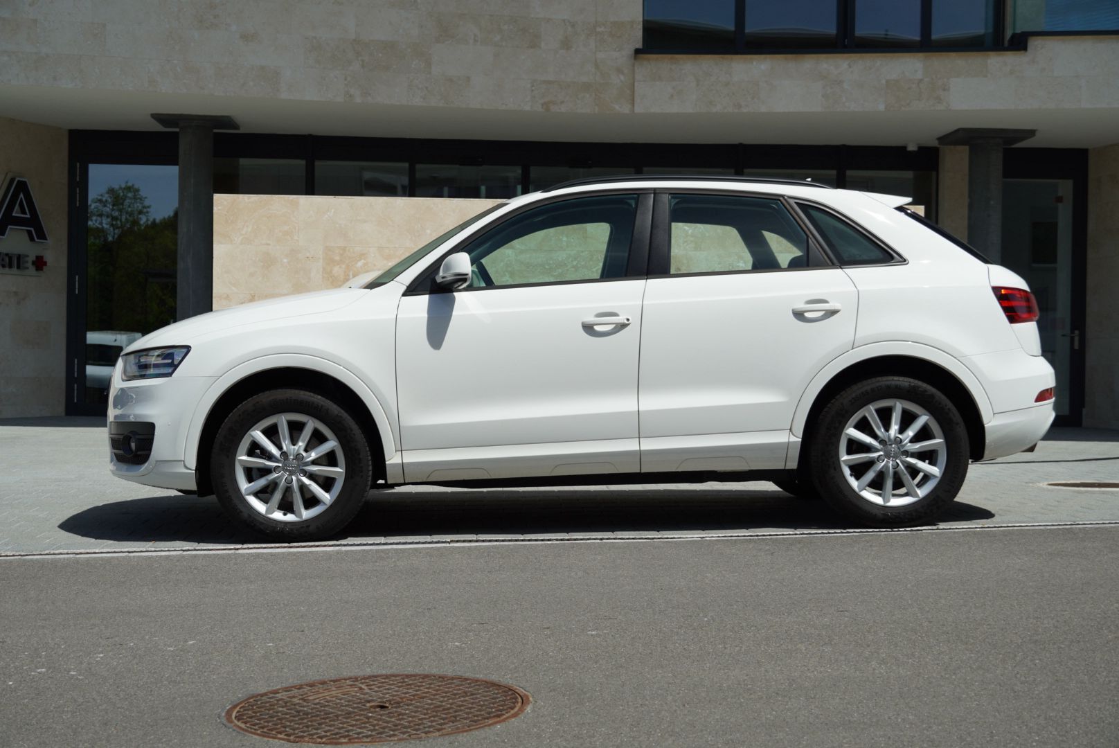 AUDI Q3 2.0 TDI quattro S-tronic-image-7