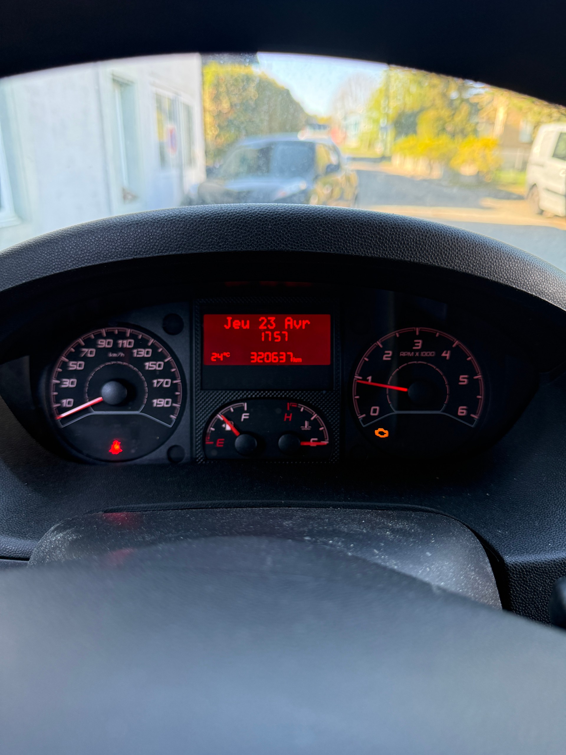 PEUGEOT Boxer 2.0 HDI 333 Active L2H1-image-8