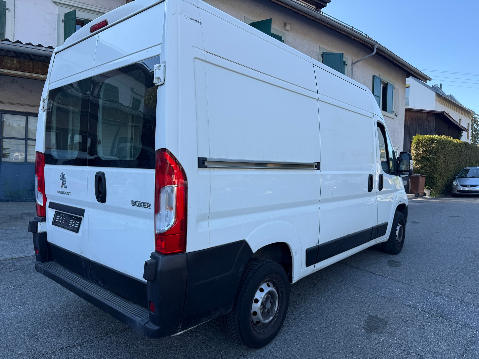 PEUGEOT Boxer 2.0 HDI 333 Active L2H1-image-2