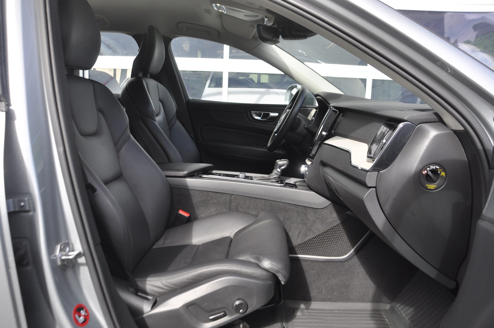 VOLVO XC60 D4 AWD Inscription Geartronic-image-6