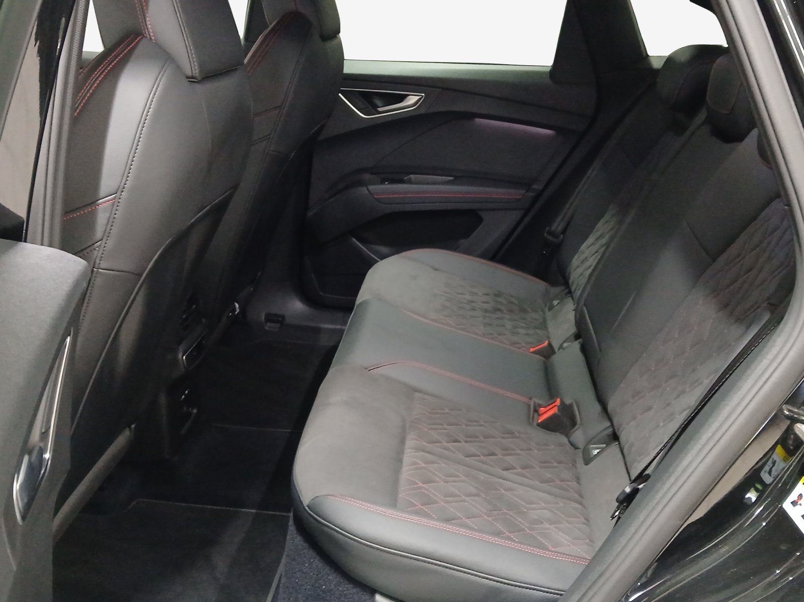 AUDI Q4 Sportback e-tron 40-image-12