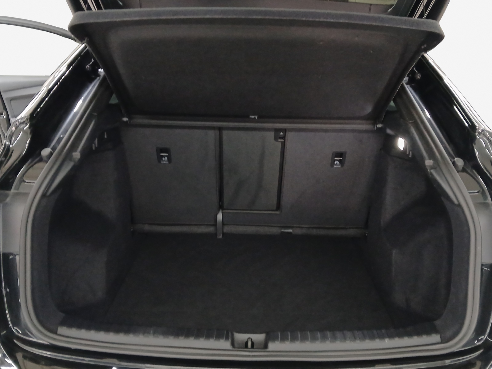 AUDI Q4 Sportback e-tron 40-image-13
