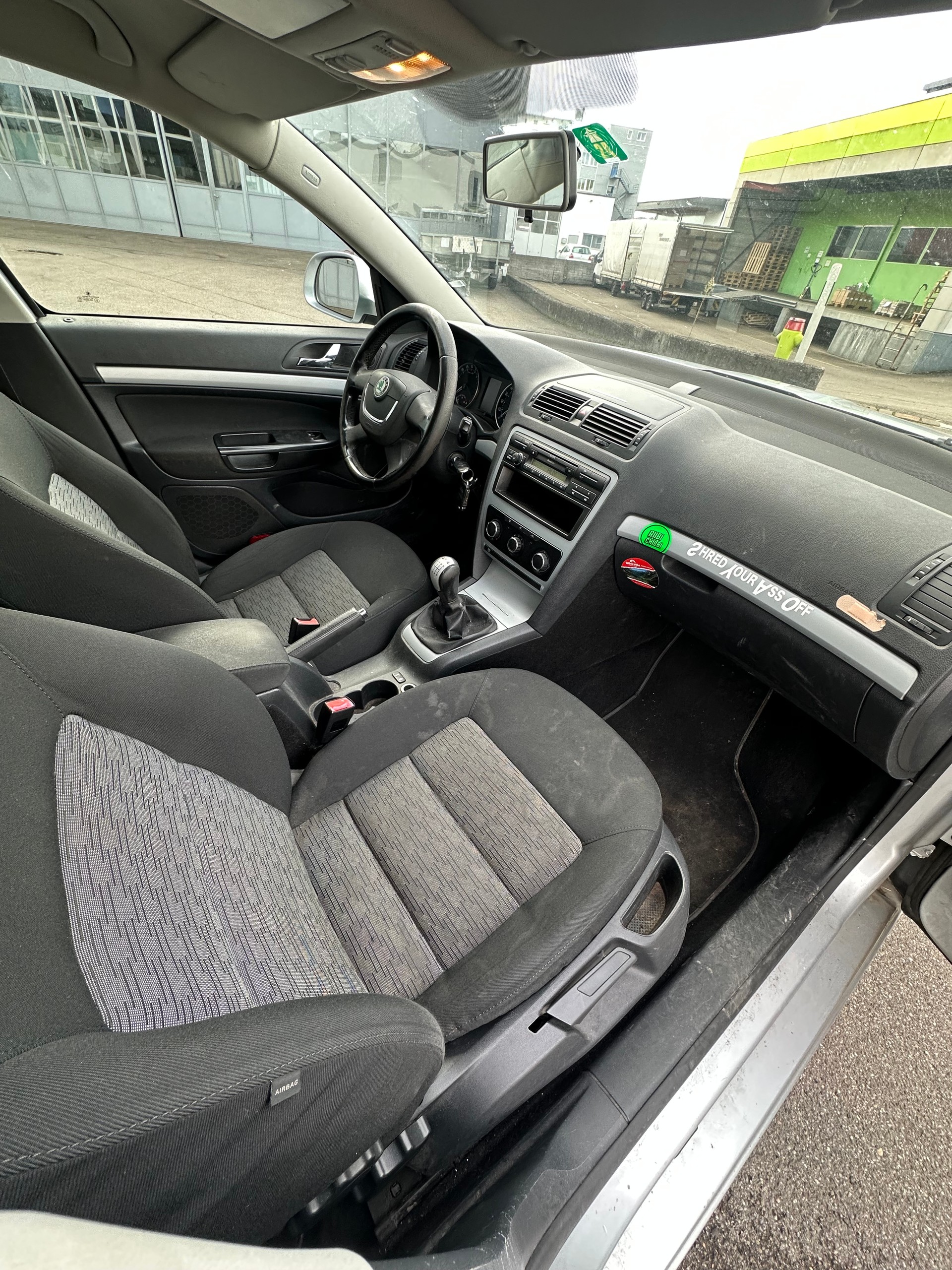 SKODA Octavia Combi 1.9 TDI Adventure 4x4-image-7