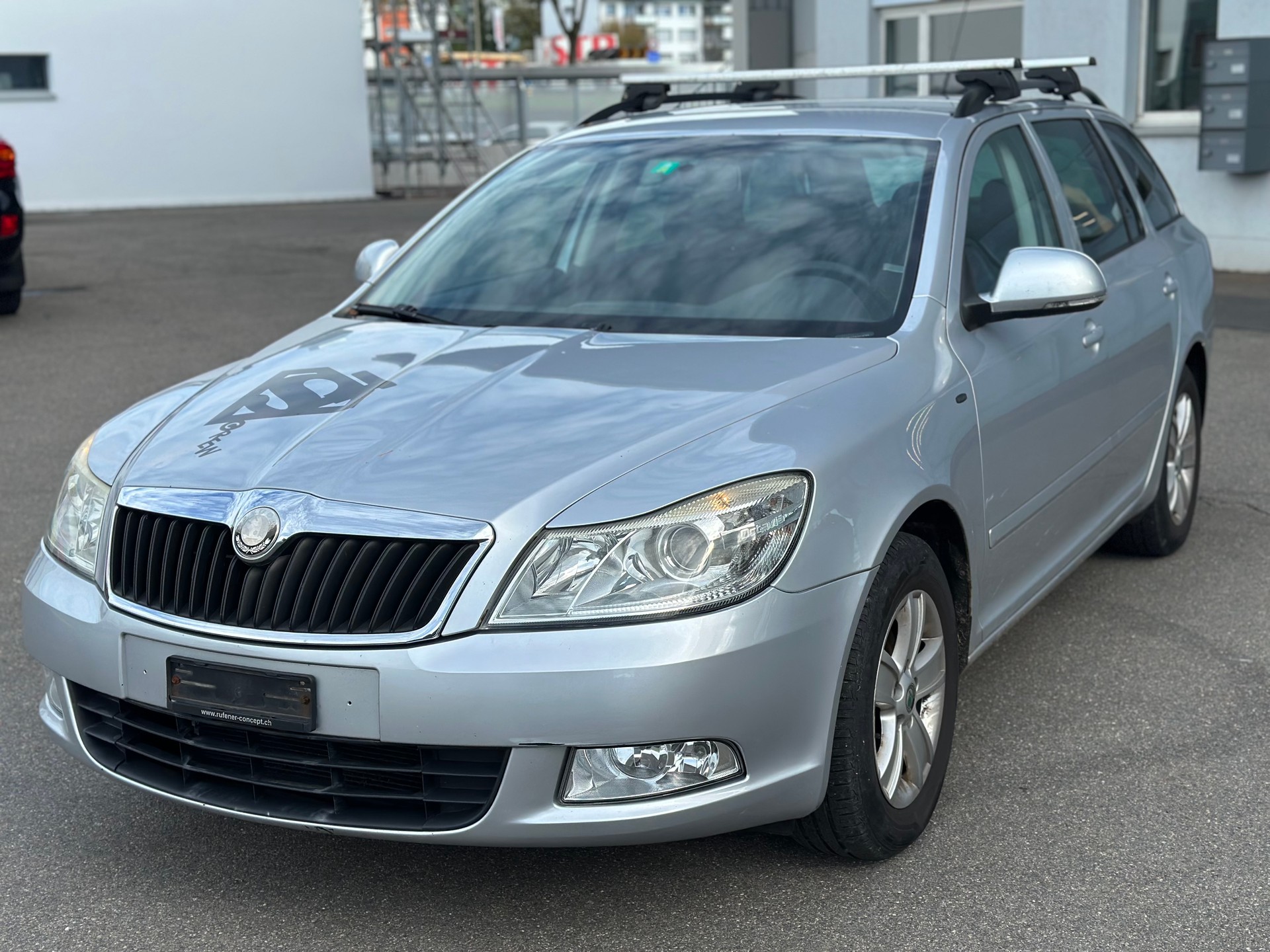 SKODA Octavia Combi 1.9 TDI Adventure 4x4-image-0