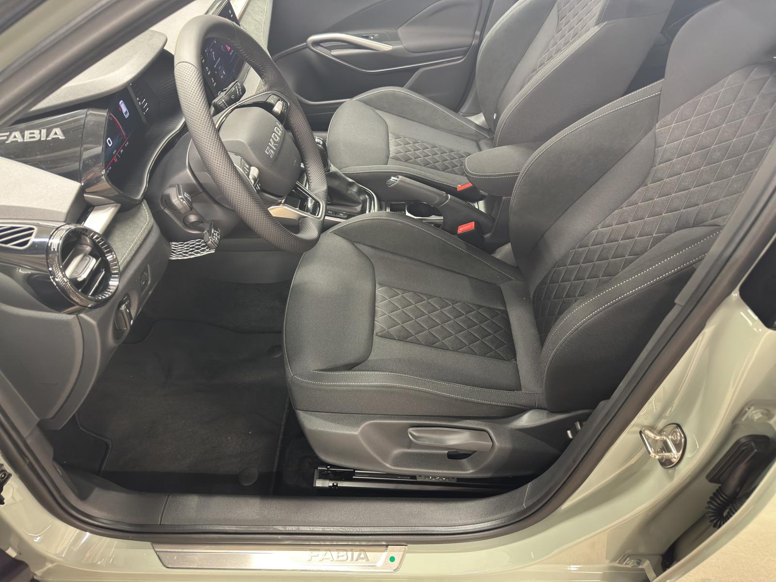SKODA Fabia 1.5 TSI Monte Carlo DSG-image-5