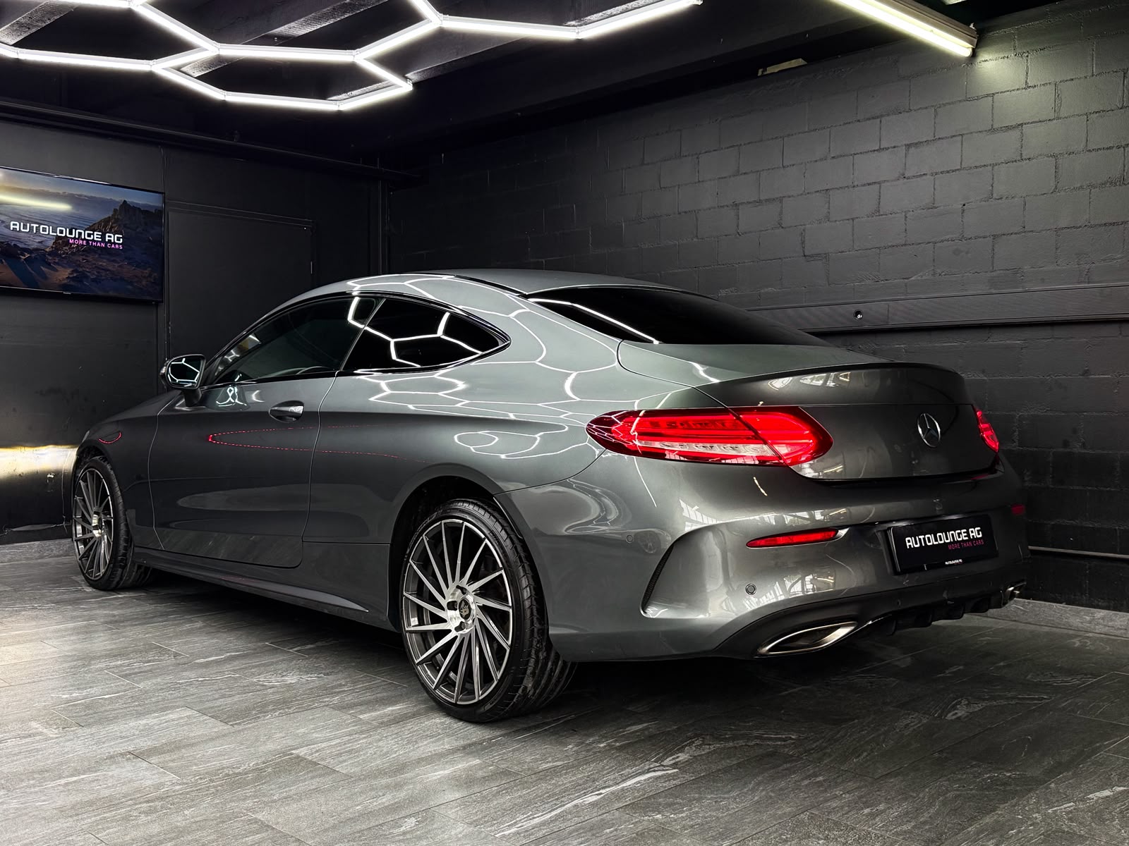 MERCEDES-BENZ C 200 AMG Line Coupé 7G-Tronic-image-8
