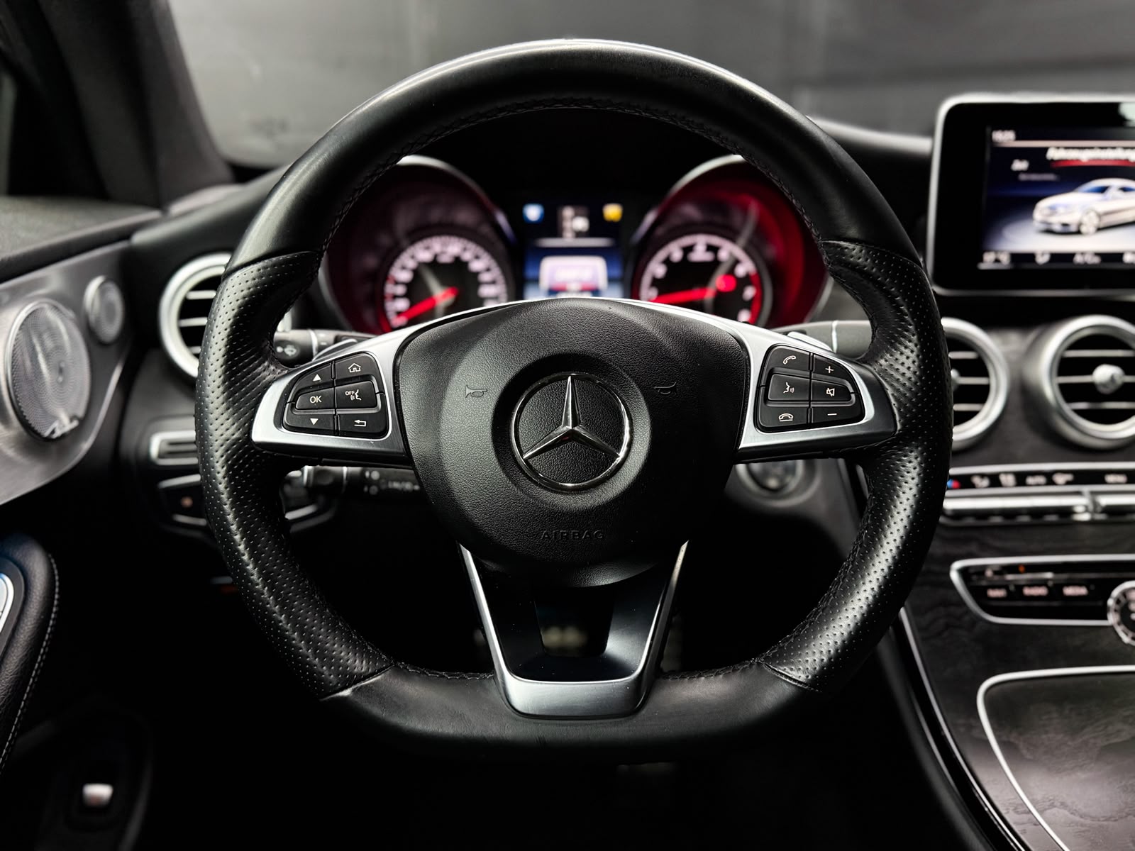 MERCEDES-BENZ C 200 AMG Line Coupé 7G-Tronic-image-11