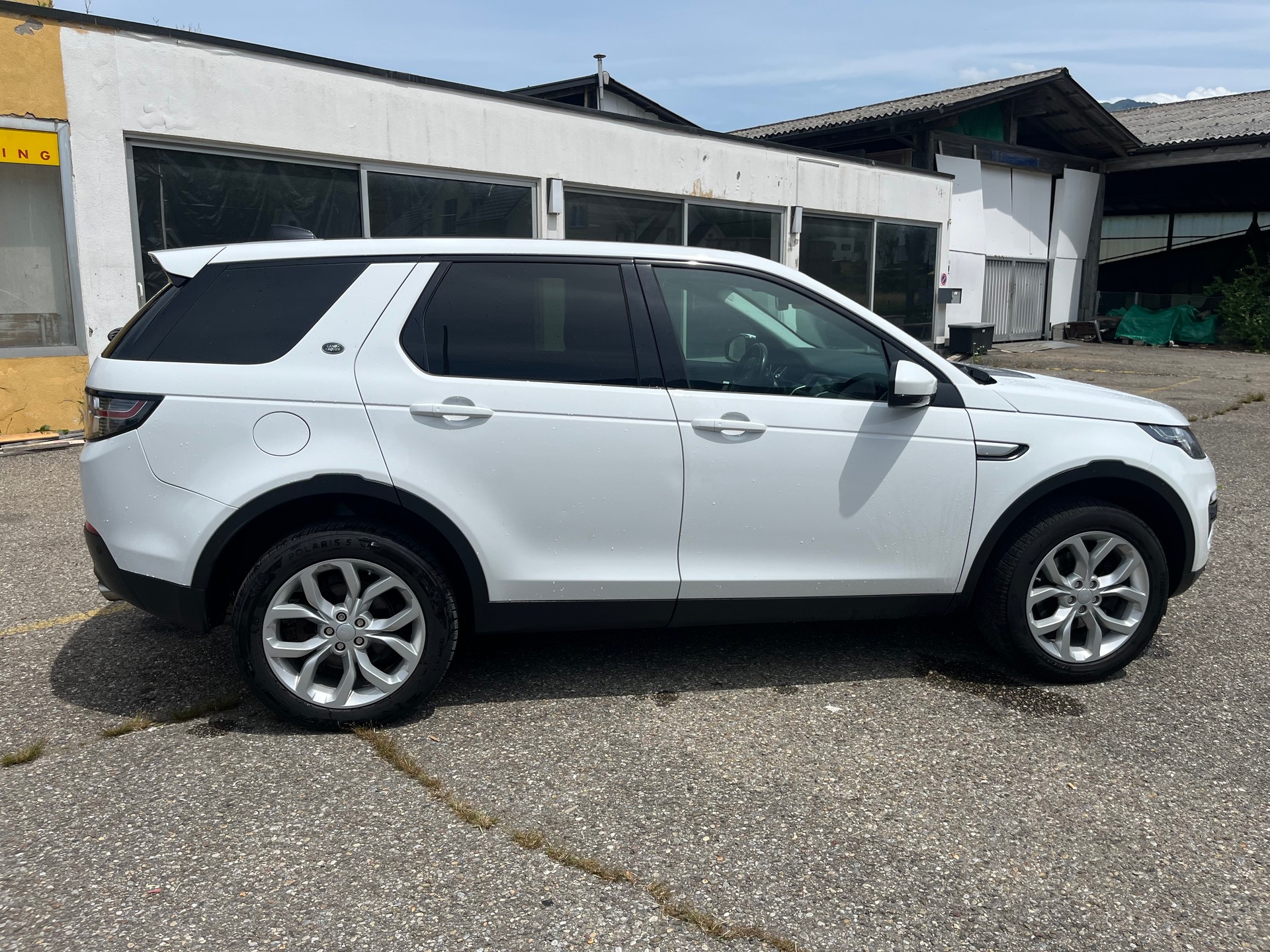 LAND ROVER Discovery Sport 2.0 TD4 Advantage AT9-image-6