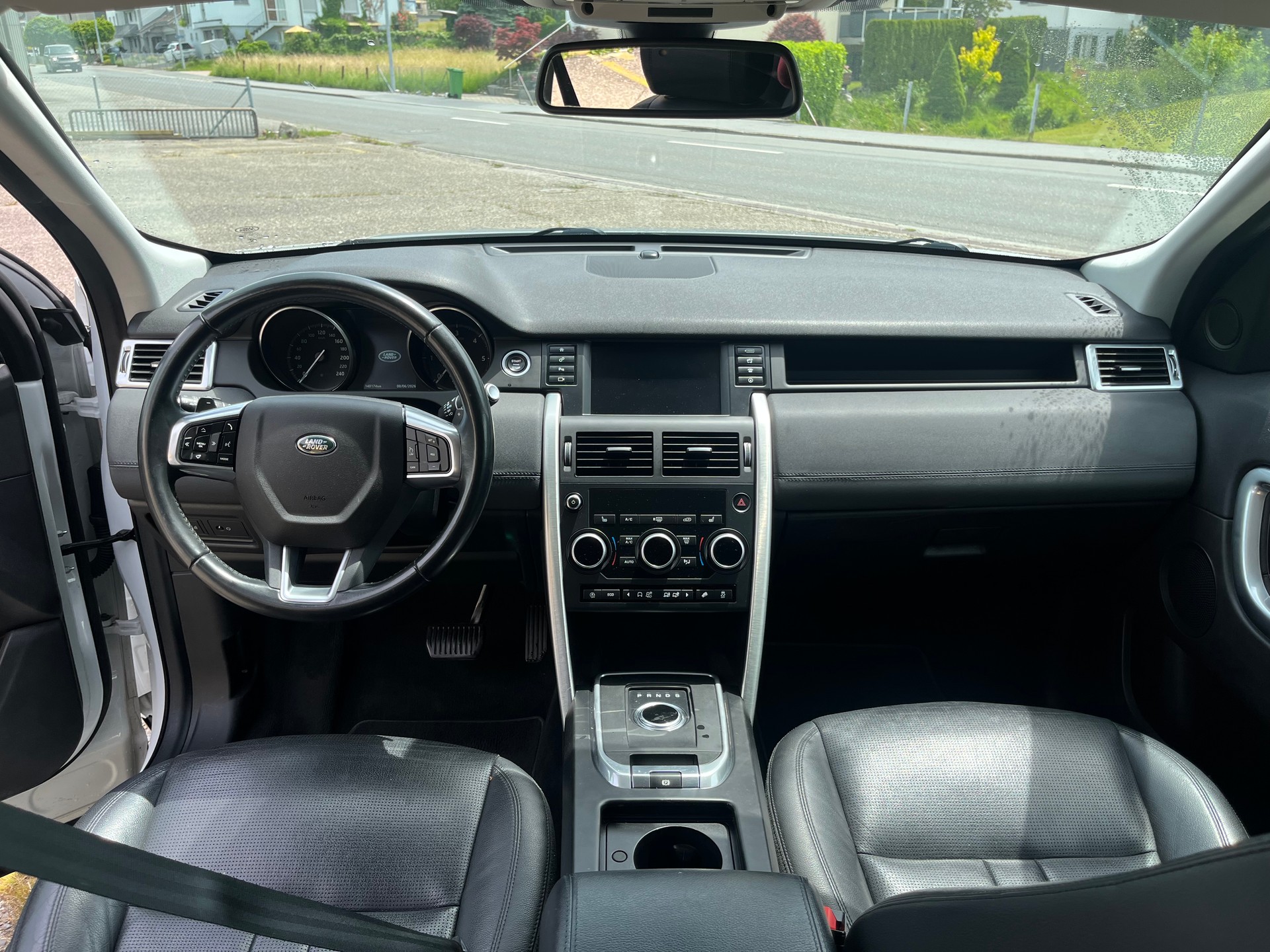 LAND ROVER Discovery Sport 2.0 TD4 Advantage AT9-image-11