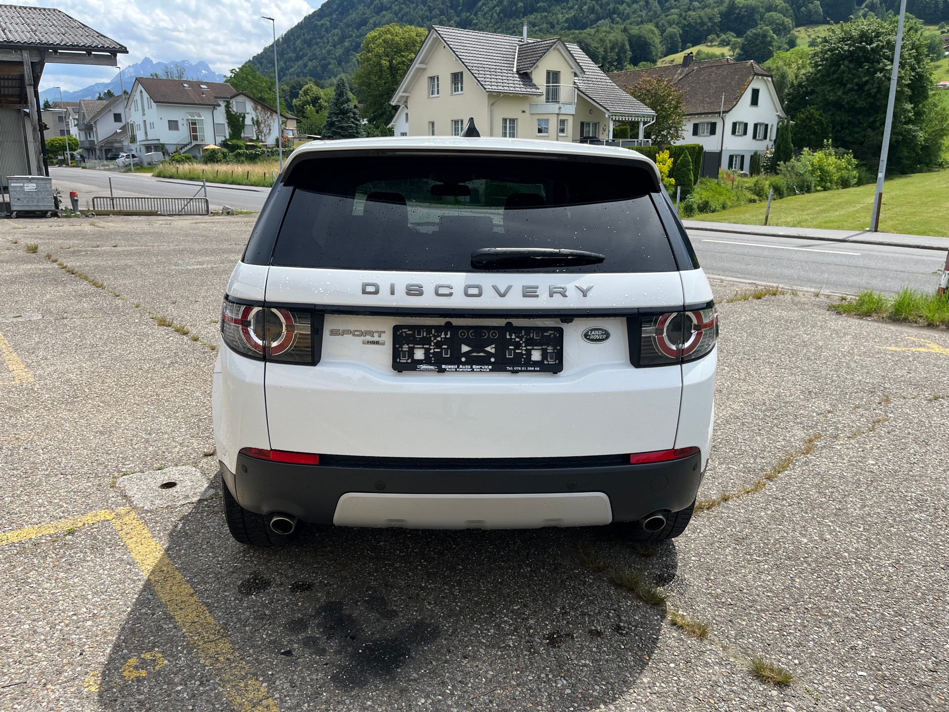 LAND ROVER Discovery Sport 2.0 TD4 Advantage AT9-image-7