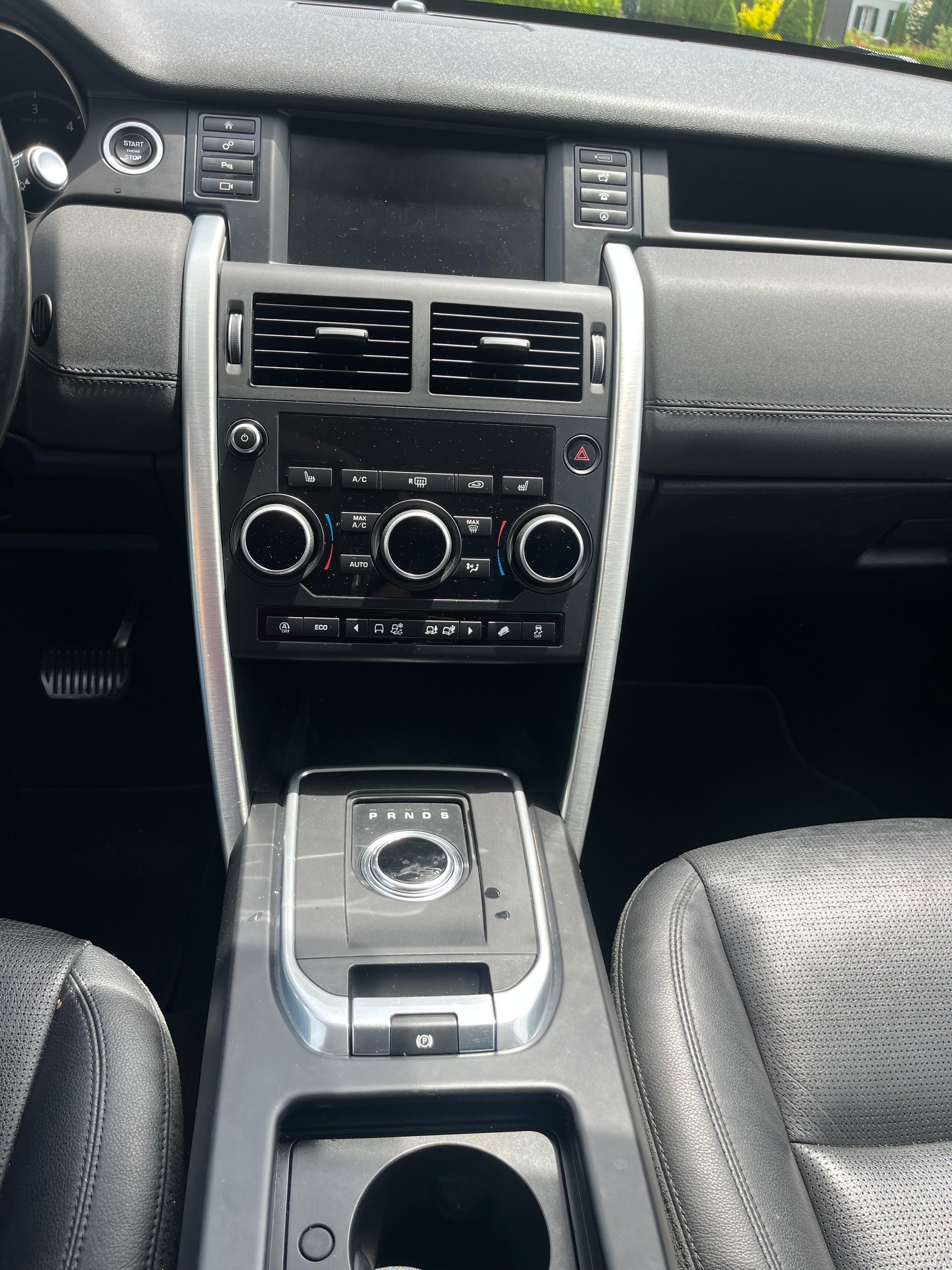 LAND ROVER Discovery Sport 2.0 TD4 Advantage AT9-image-10