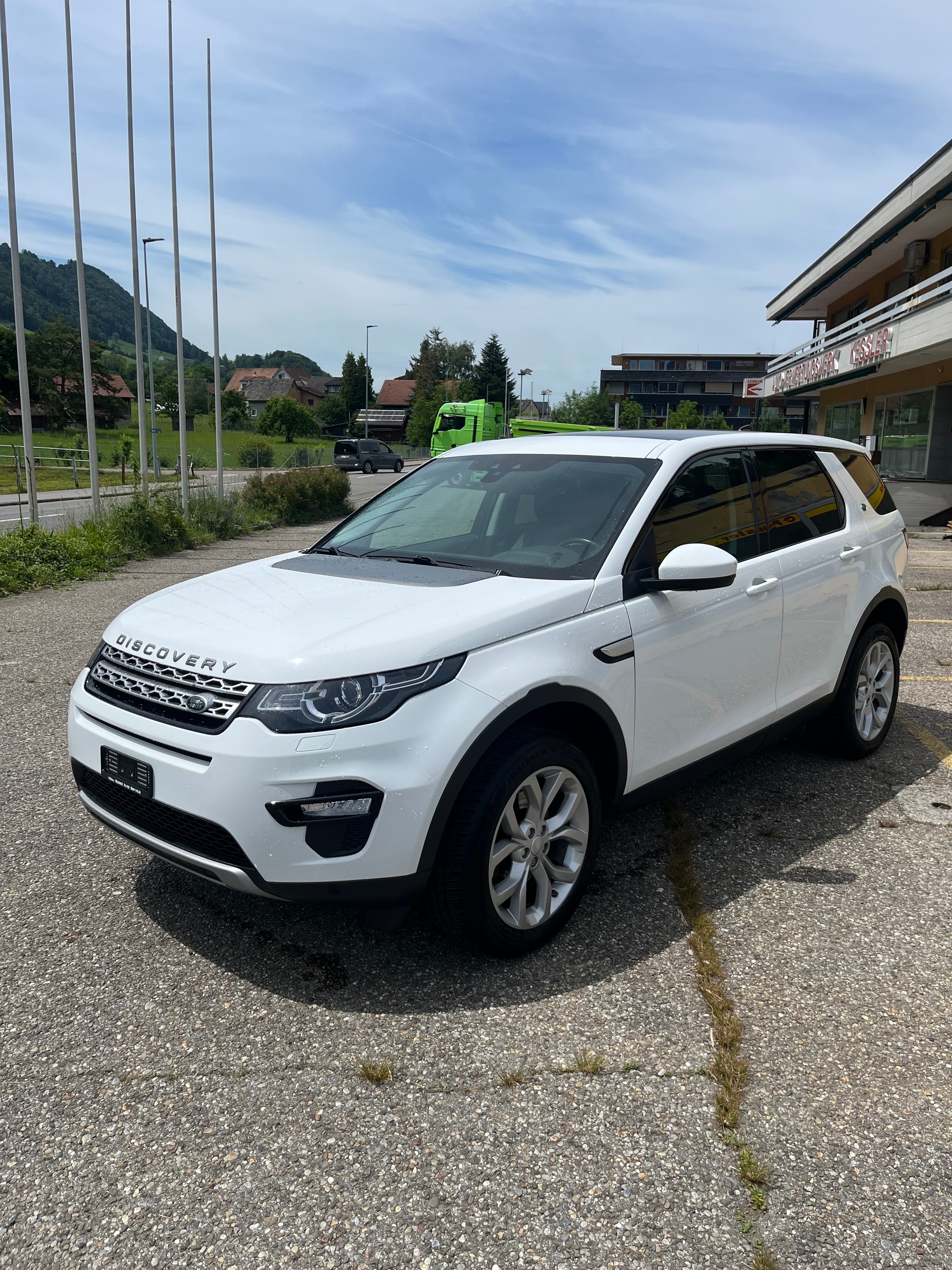 LAND ROVER Discovery Sport 2.0 TD4 Advantage AT9-image-1