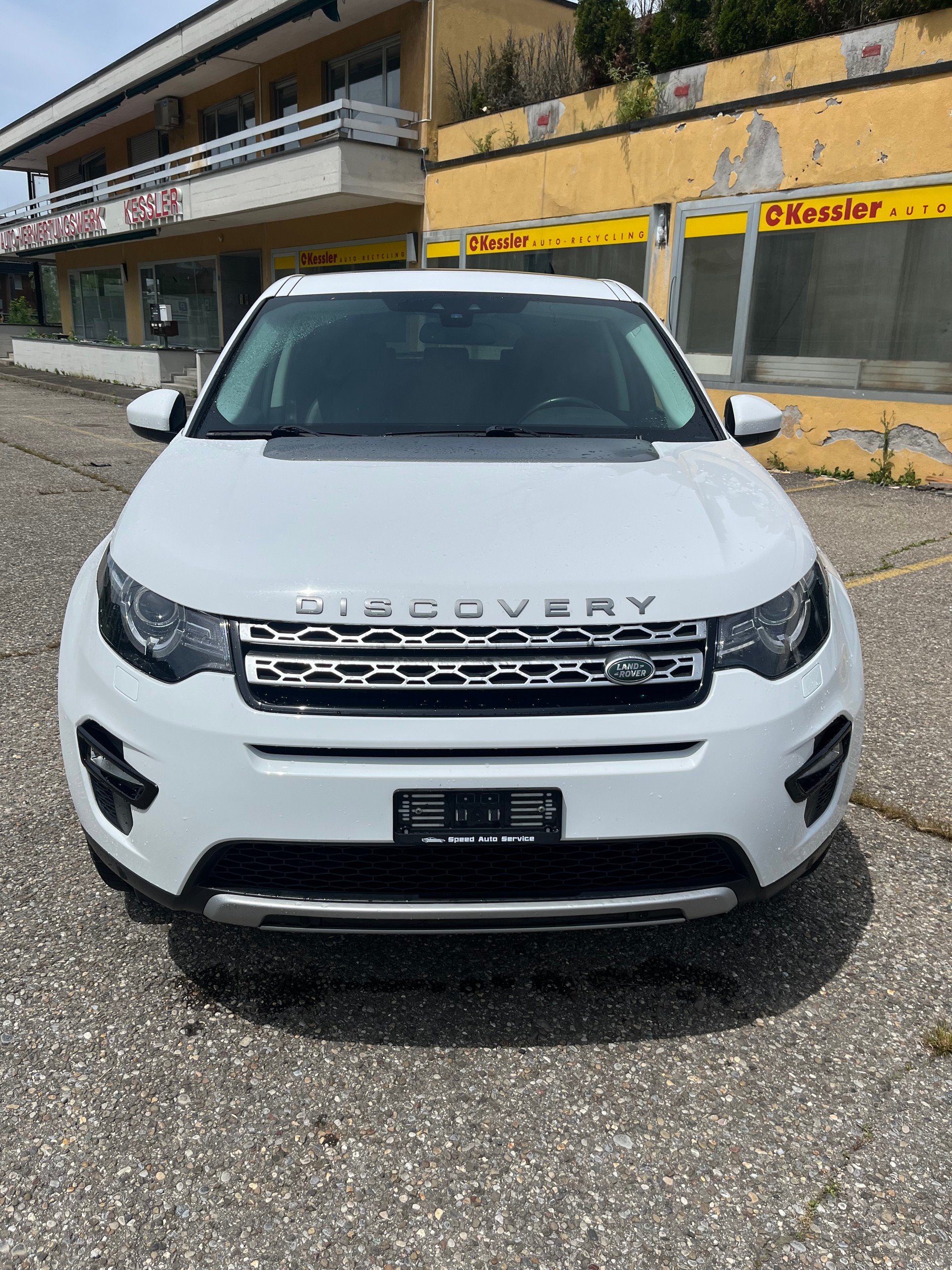 LAND ROVER Discovery Sport 2.0 TD4 Advantage AT9-image-2