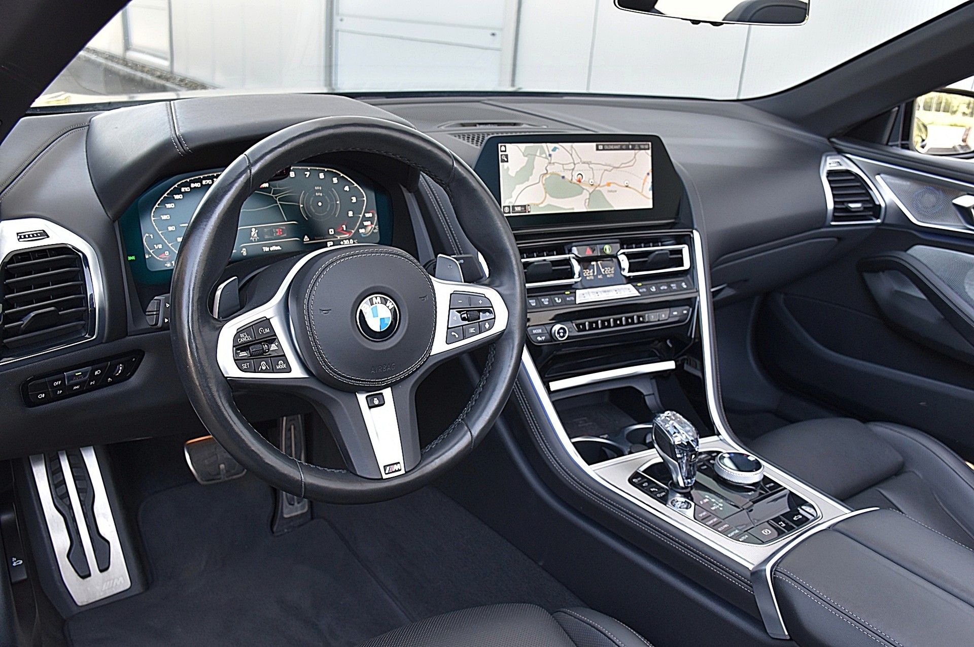 BMW M850i xDrive Steptronic Induvidual-image-9
