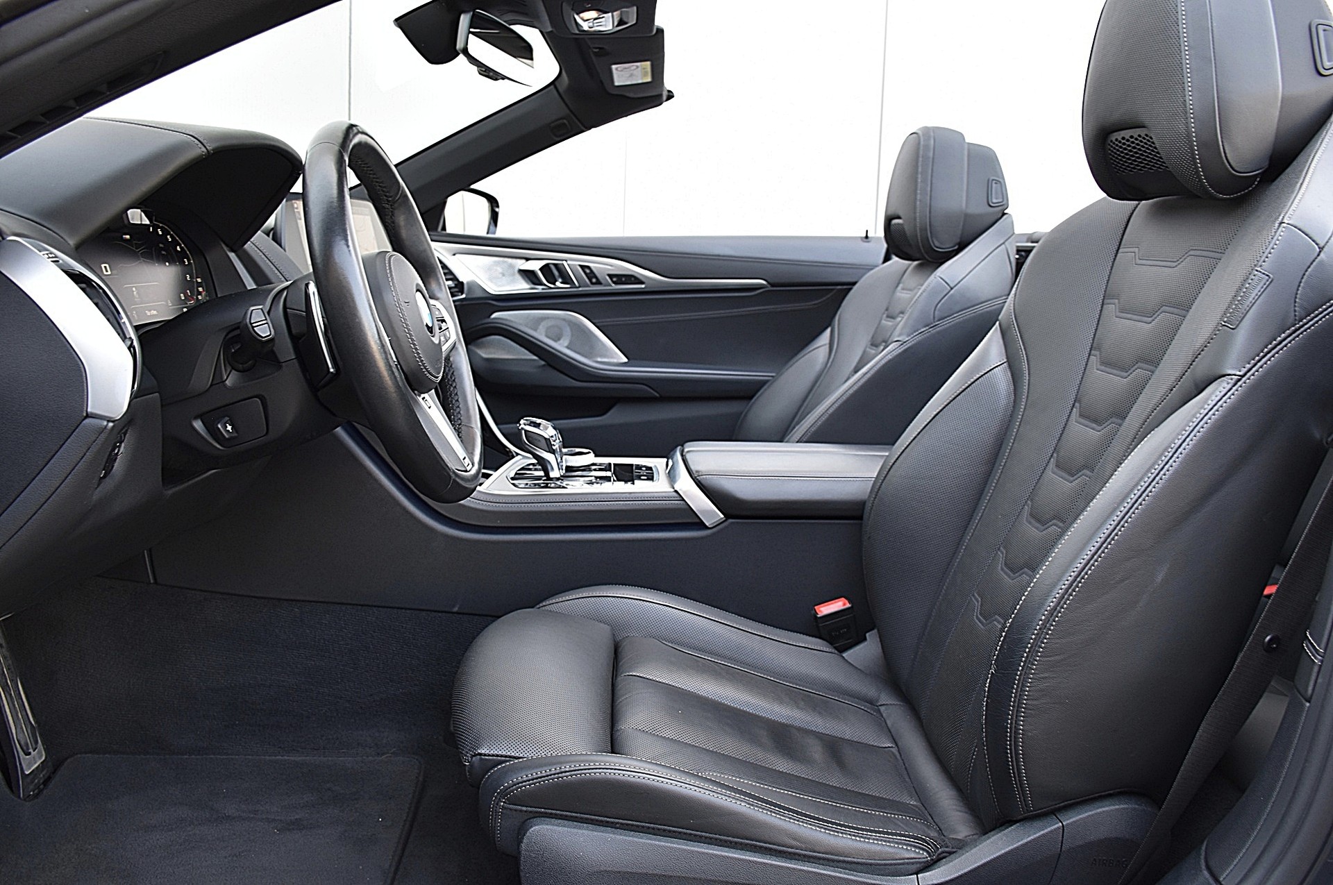BMW M850i xDrive Steptronic Induvidual-image-8