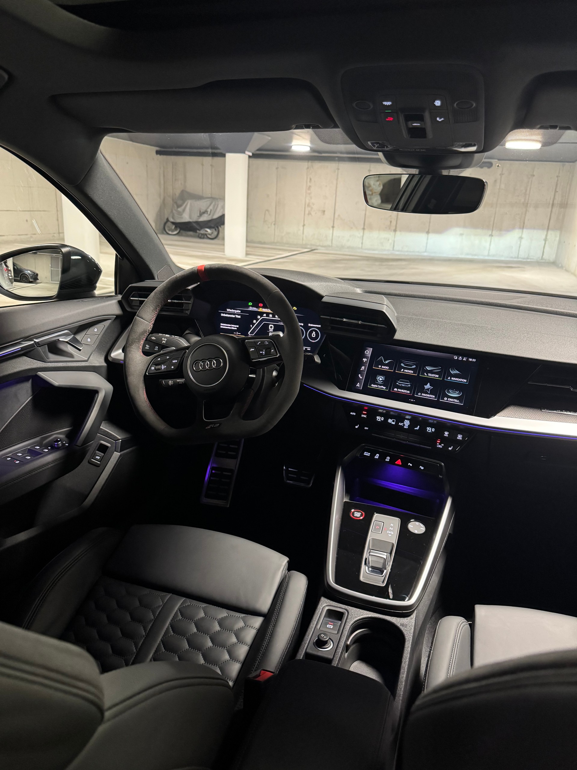 AUDI 2.5 TFSI quattro S-Tronic-image-4