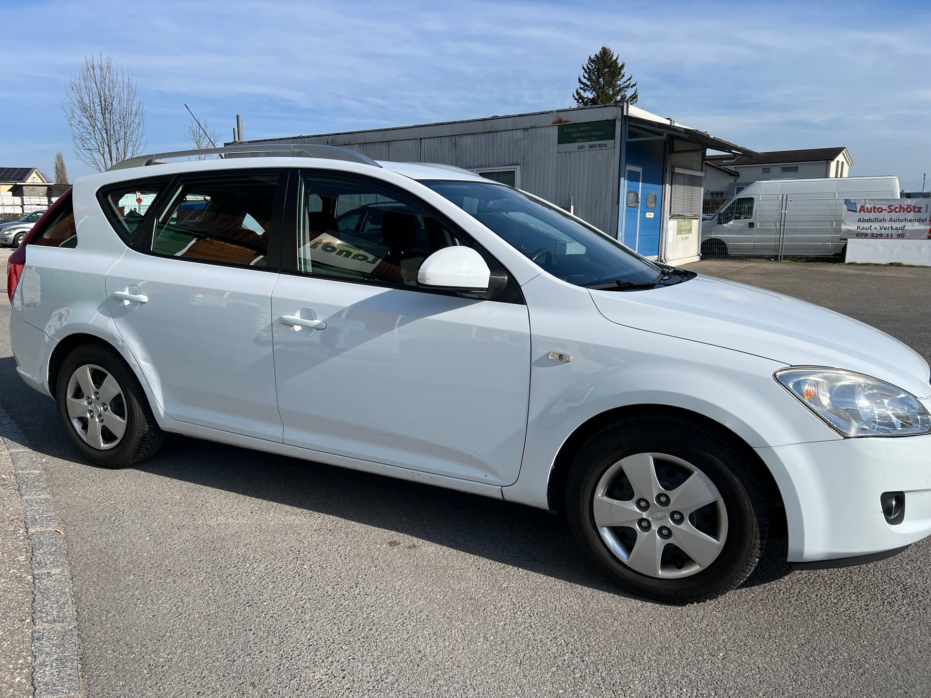 KIA Cee'd Sporty Wagon 1.4 16V Eco-image-2