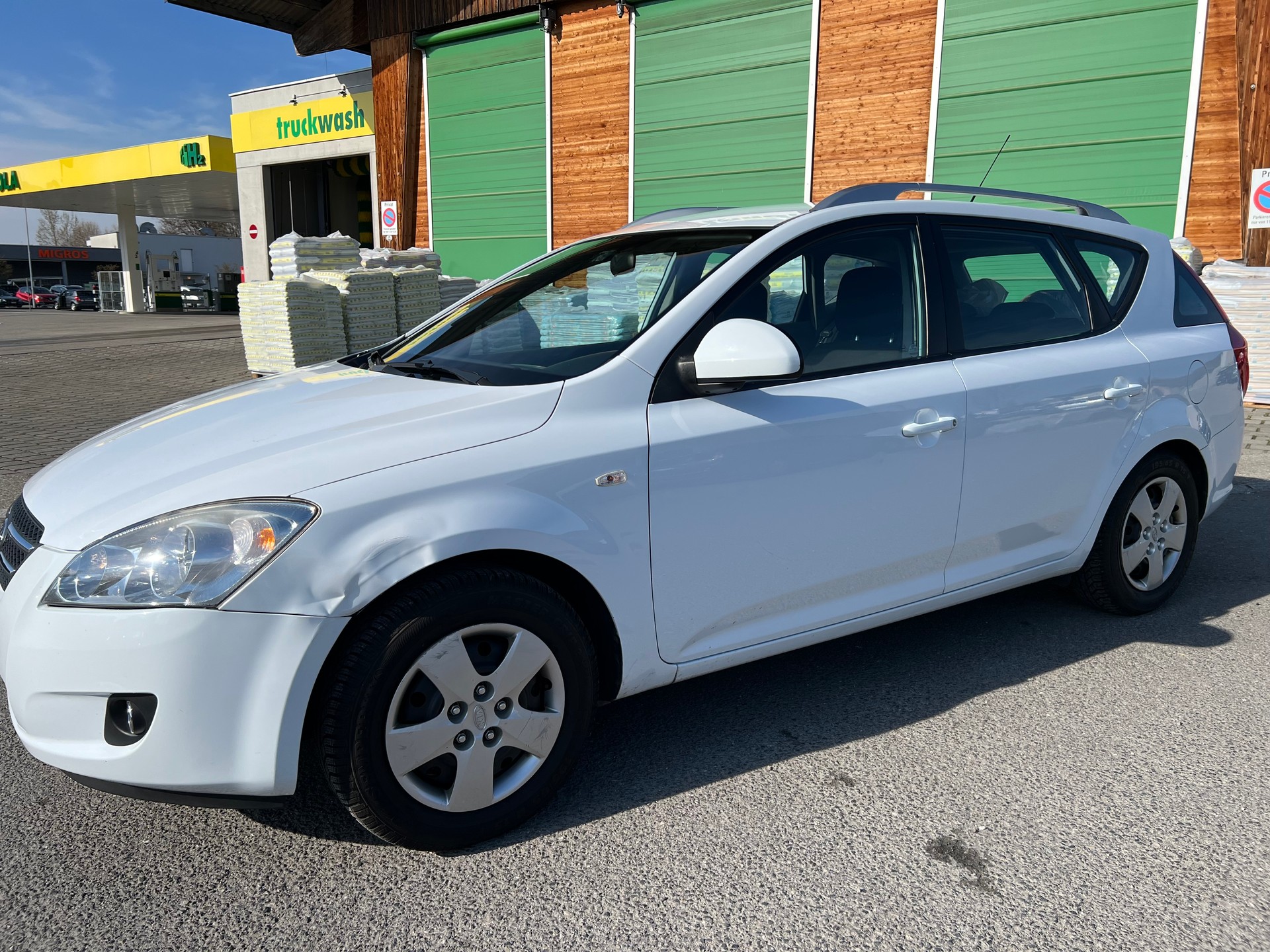 KIA Cee'd Sporty Wagon 1.4 16V Eco-image-1
