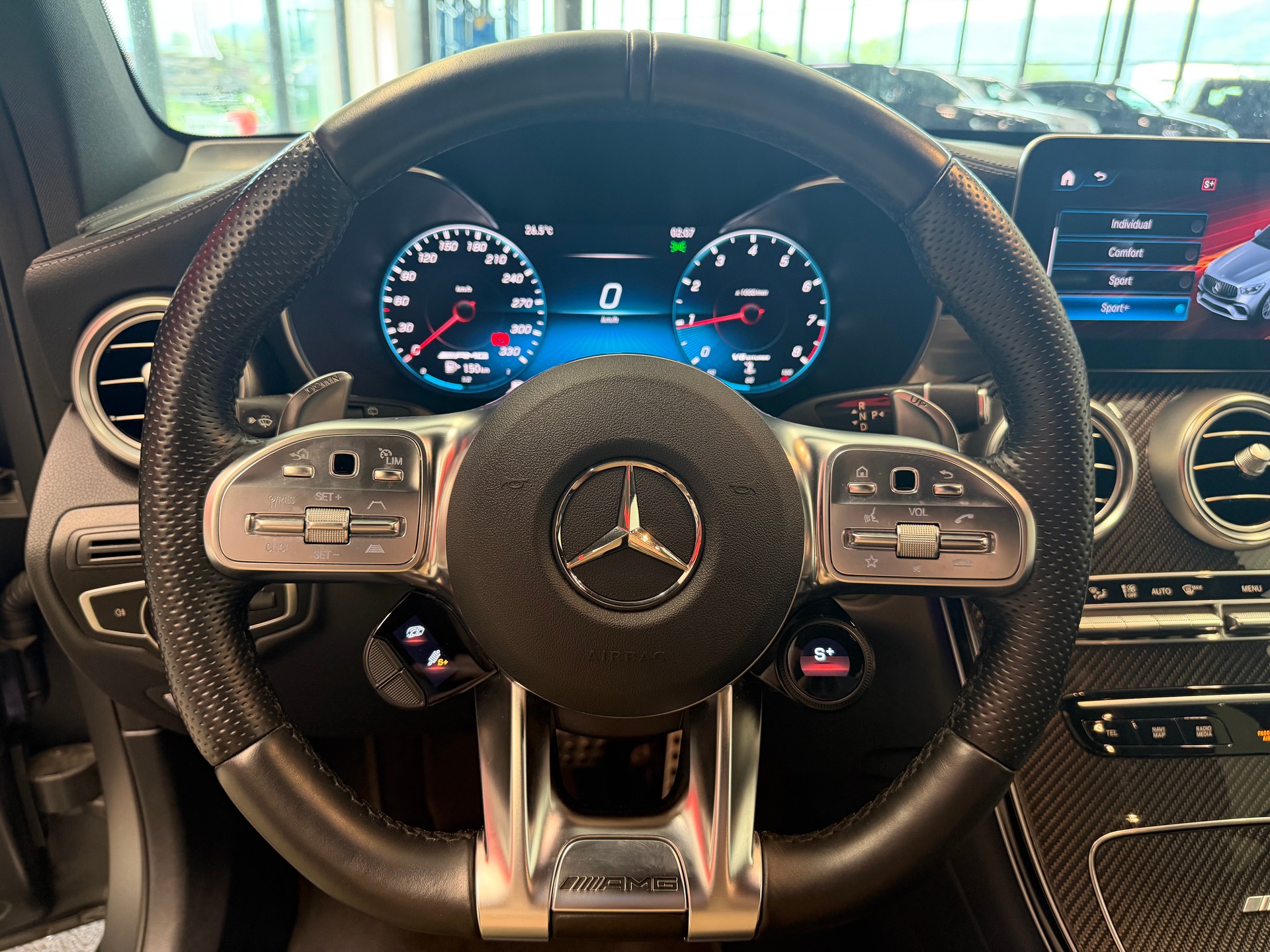 MERCEDES-BENZ GLC 63 S AMG 4Matic 9G-Tronic-image-16