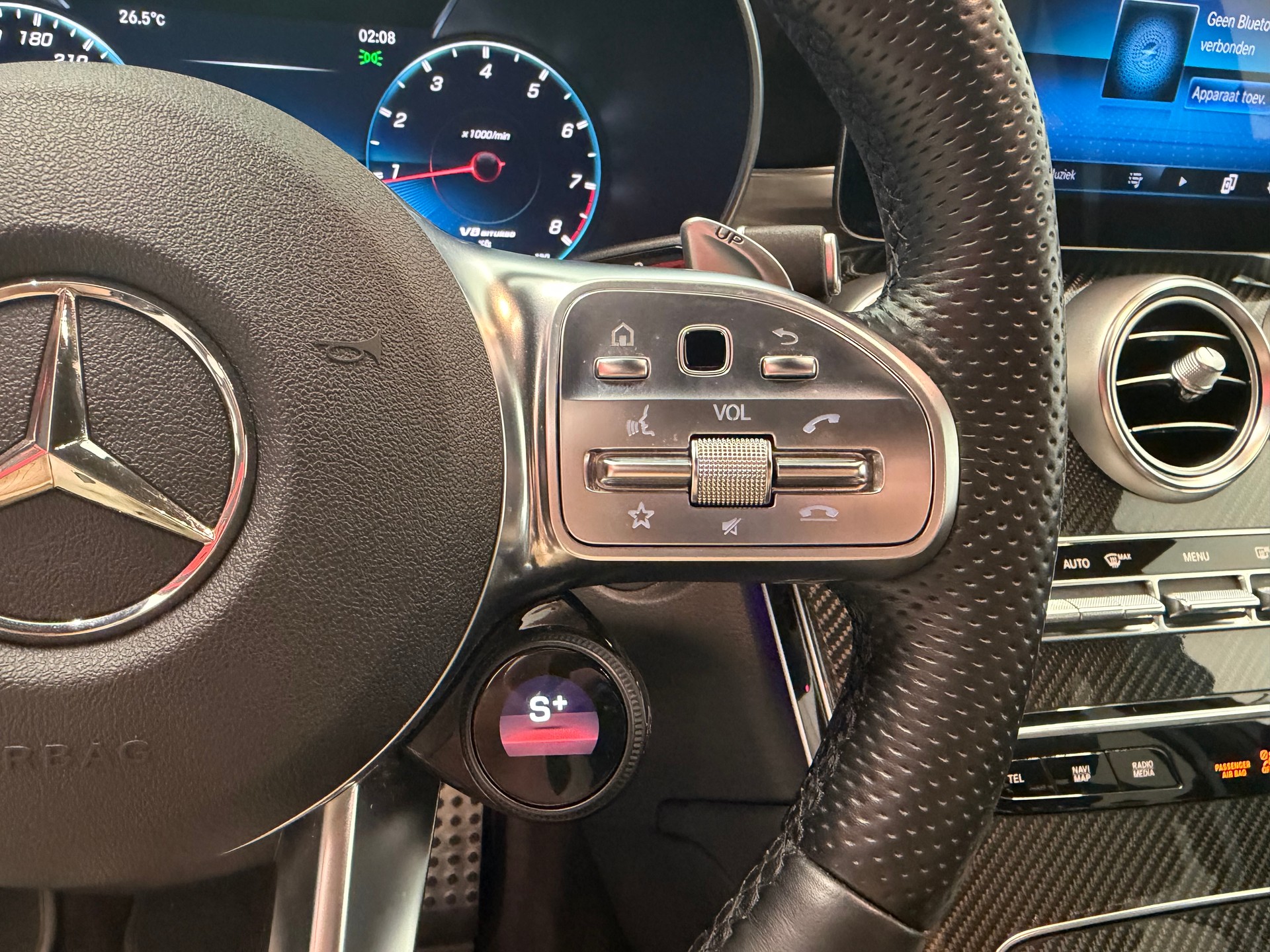 MERCEDES-BENZ GLC 63 S AMG 4Matic 9G-Tronic-image-18