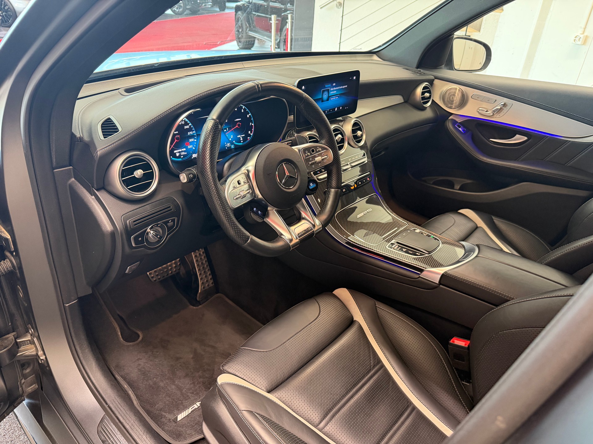 MERCEDES-BENZ GLC 63 S AMG 4Matic 9G-Tronic-image-15