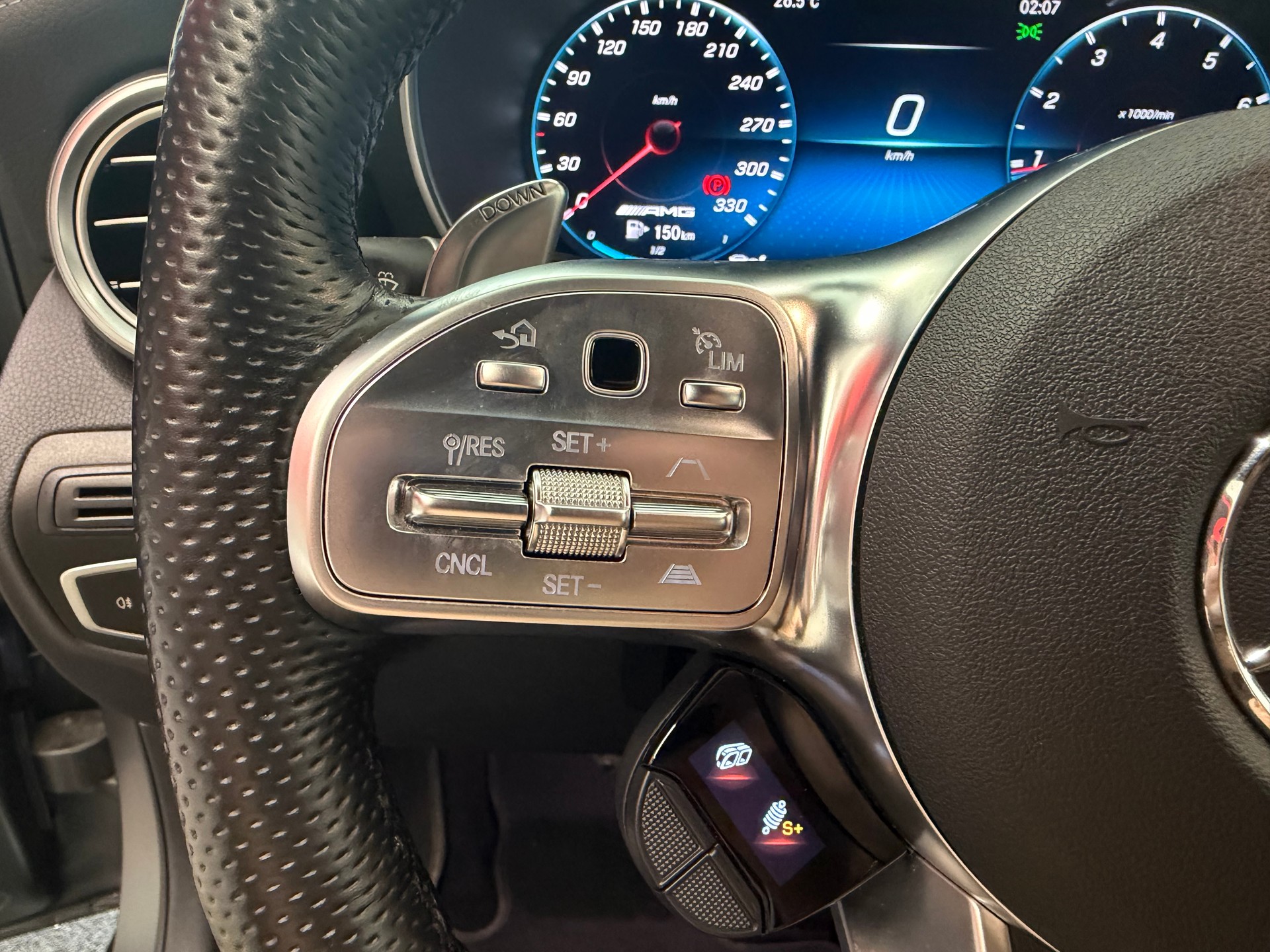 MERCEDES-BENZ GLC 63 S AMG 4Matic 9G-Tronic-image-17