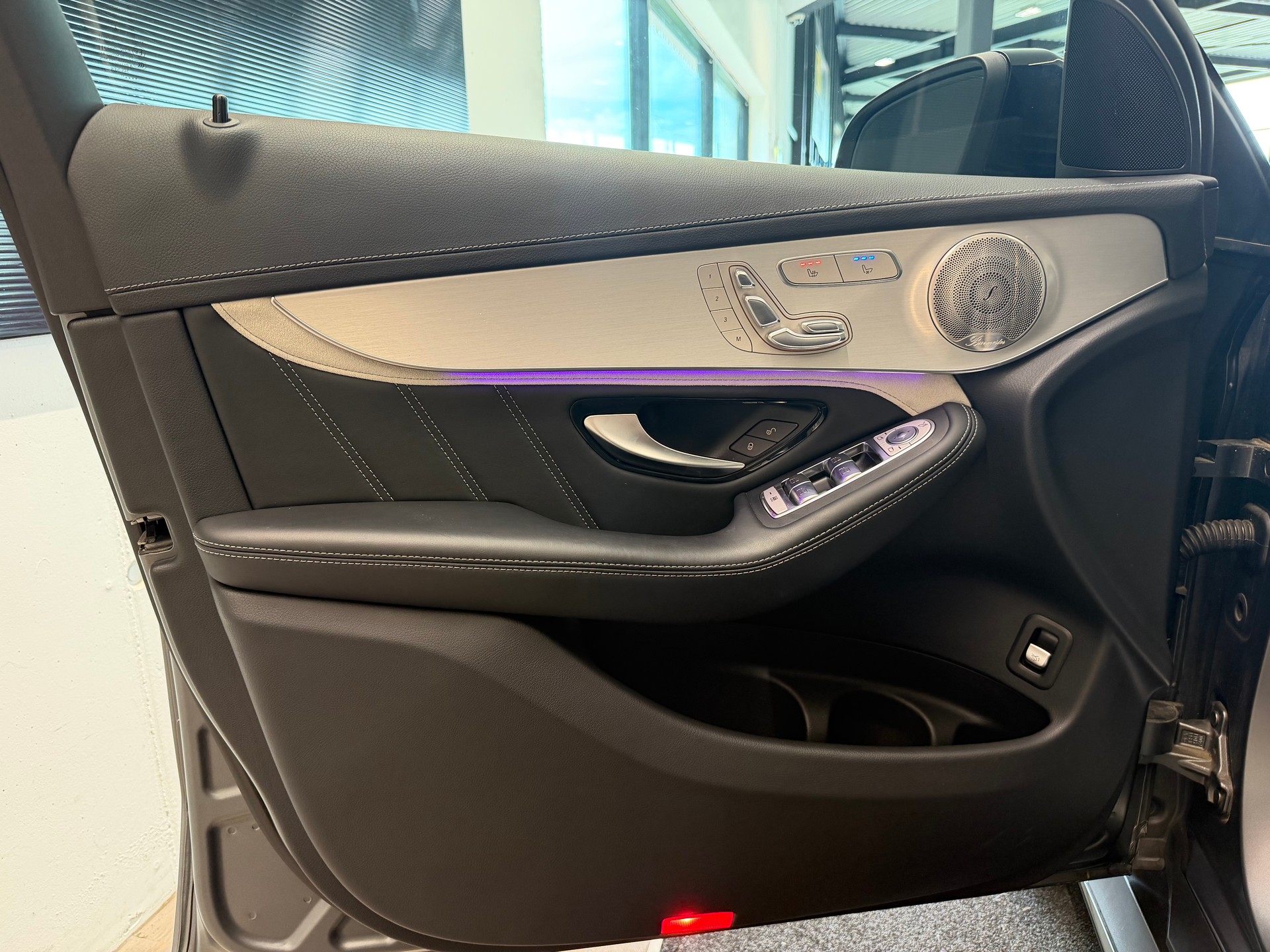 MERCEDES-BENZ GLC 63 S AMG 4Matic 9G-Tronic-image-12