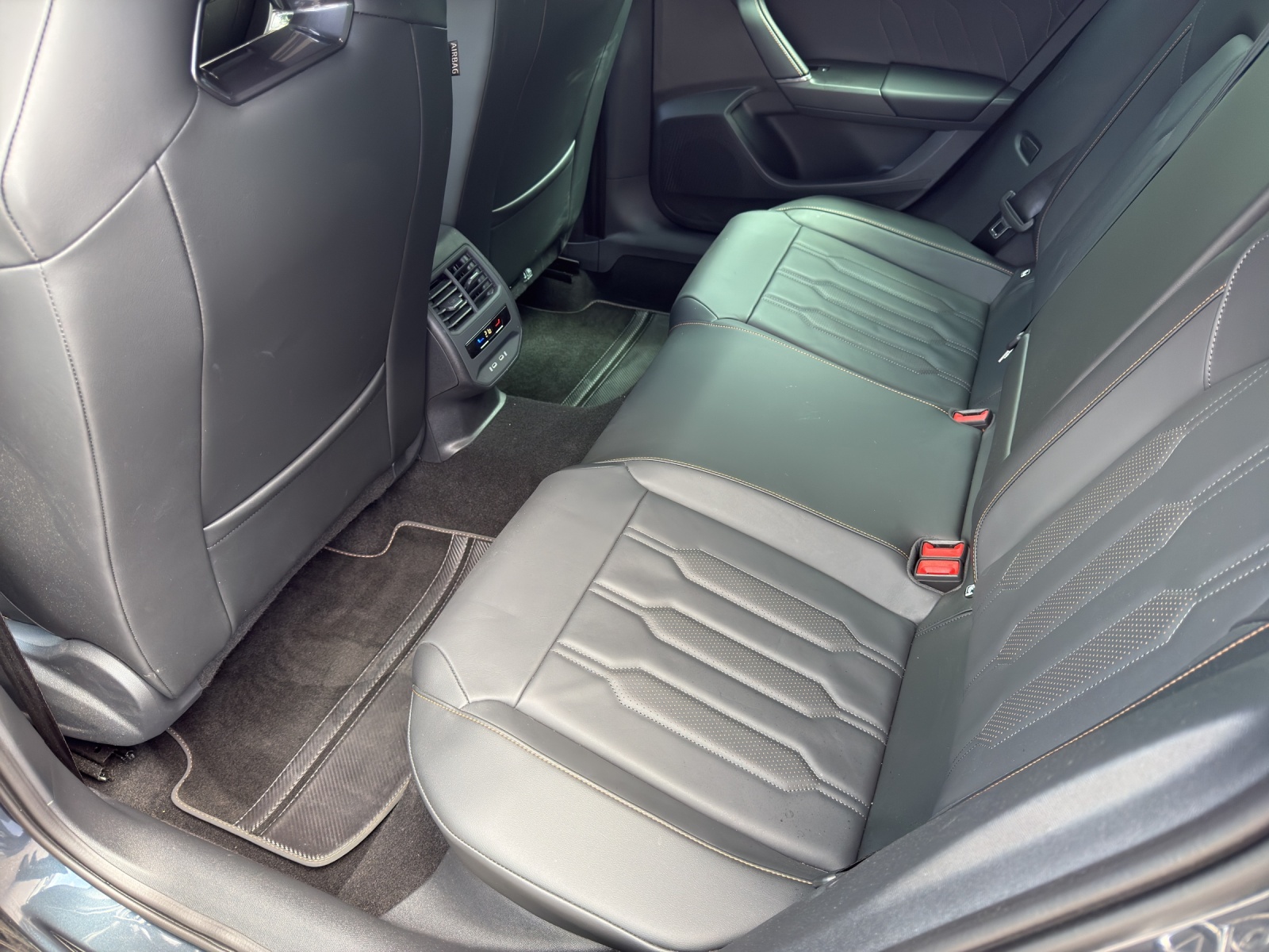 CUPRA LEON VZ 2.0 TSI DSG-image-11