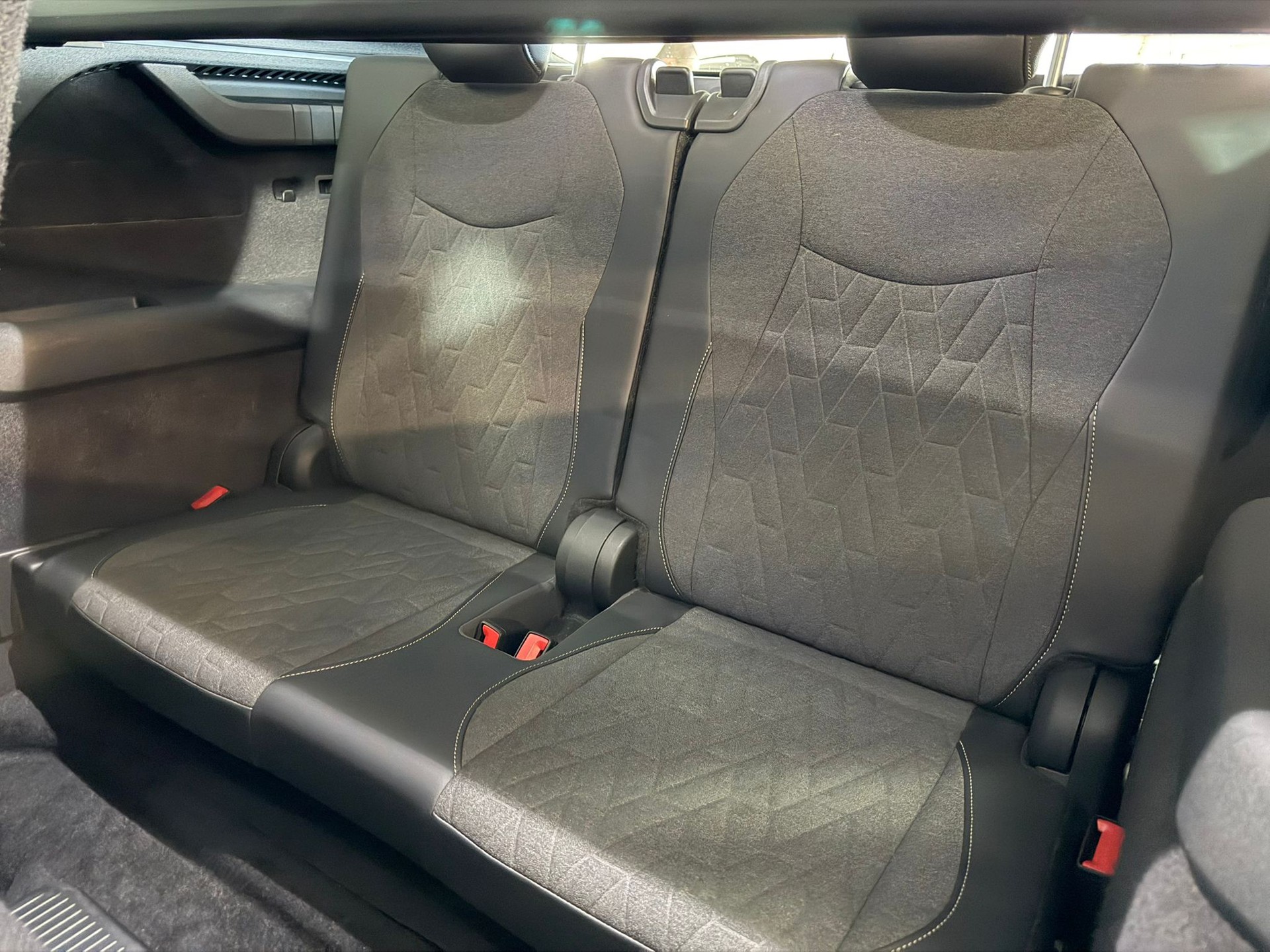 VW Tayron 2.0 TDI SCR Elegance 4Motion DSG-image-9