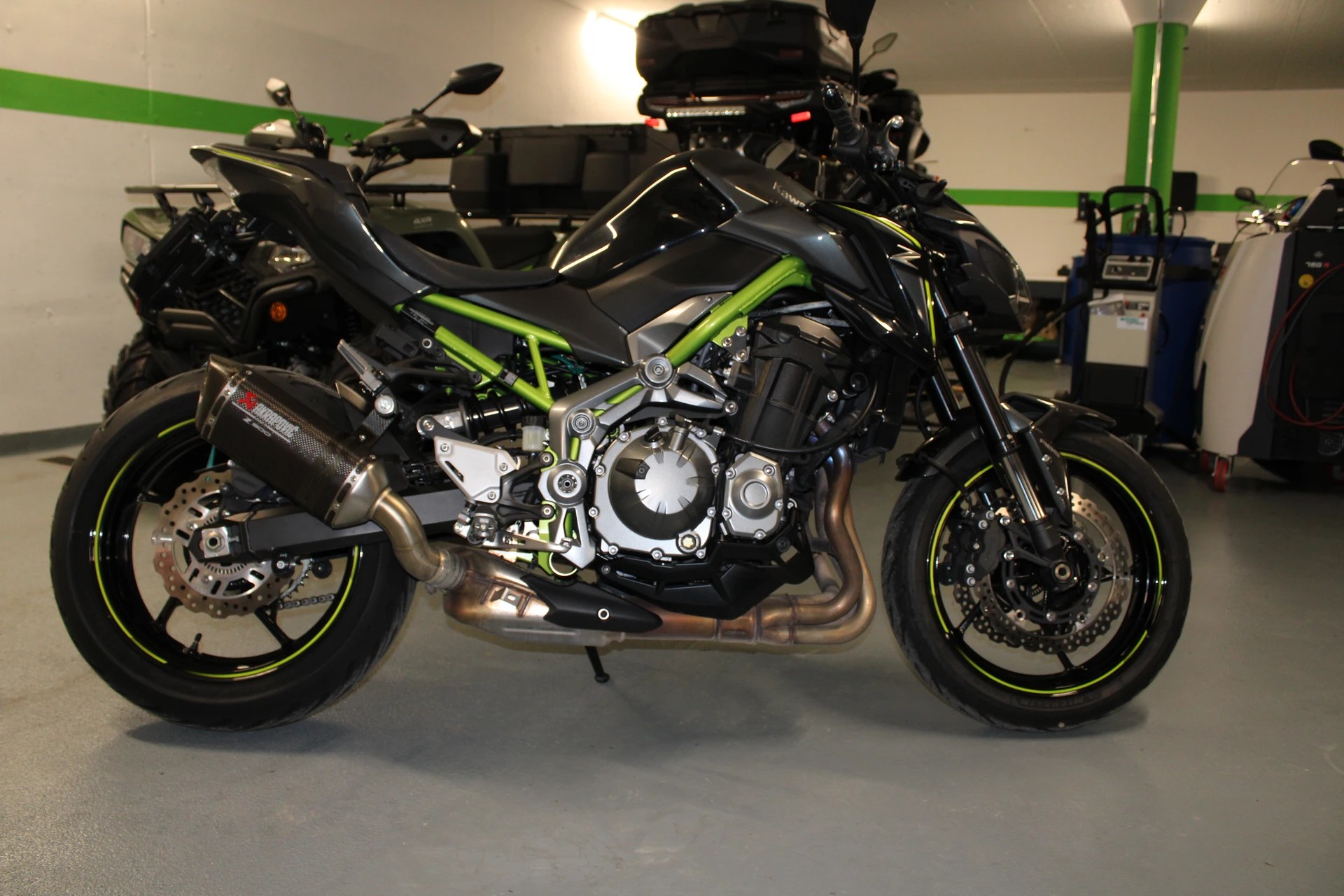 KAWASAKI Z 900-showroom-element-1