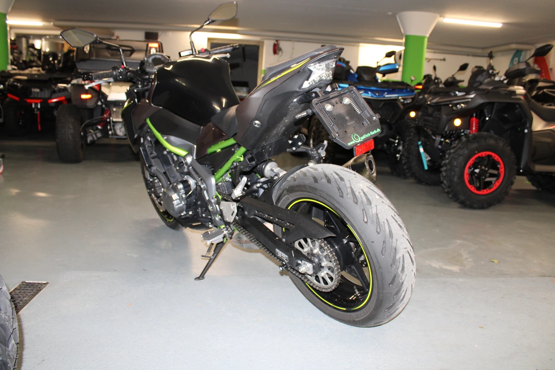 KAWASAKI Z 900-image-8