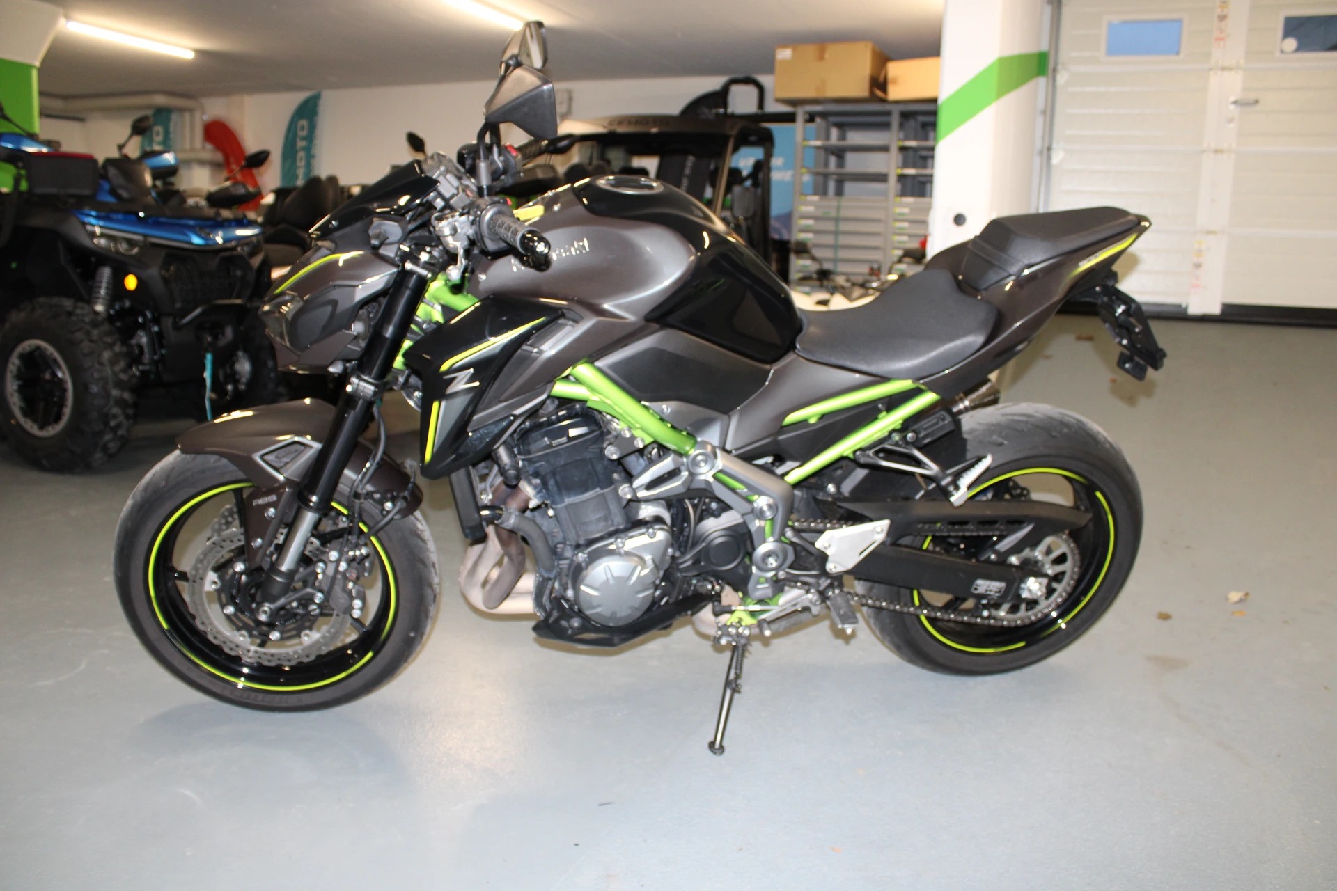 KAWASAKI Z 900-showroom-element-2