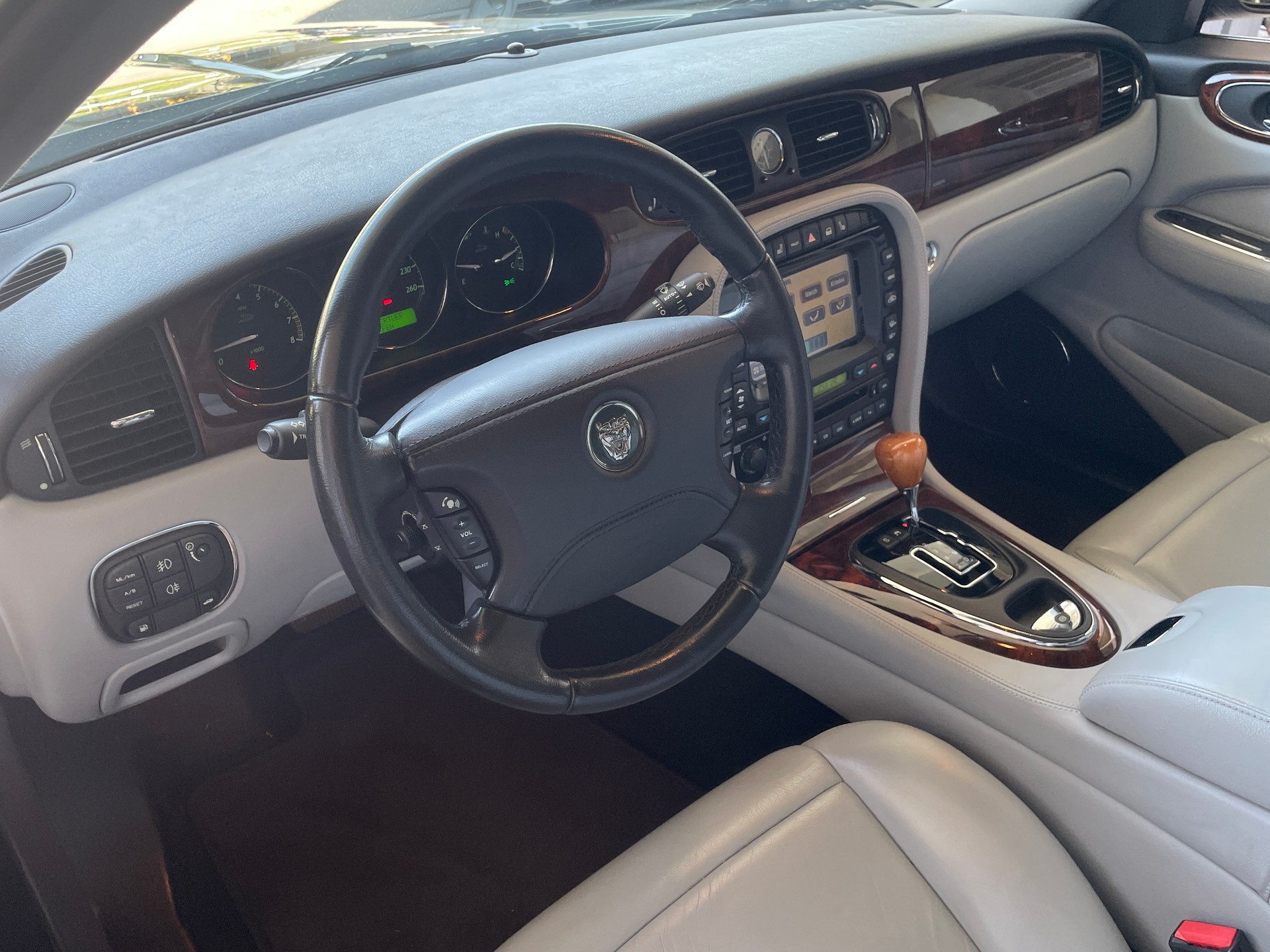 JAGUAR XJ8 3.5 V8 Classic-image-3