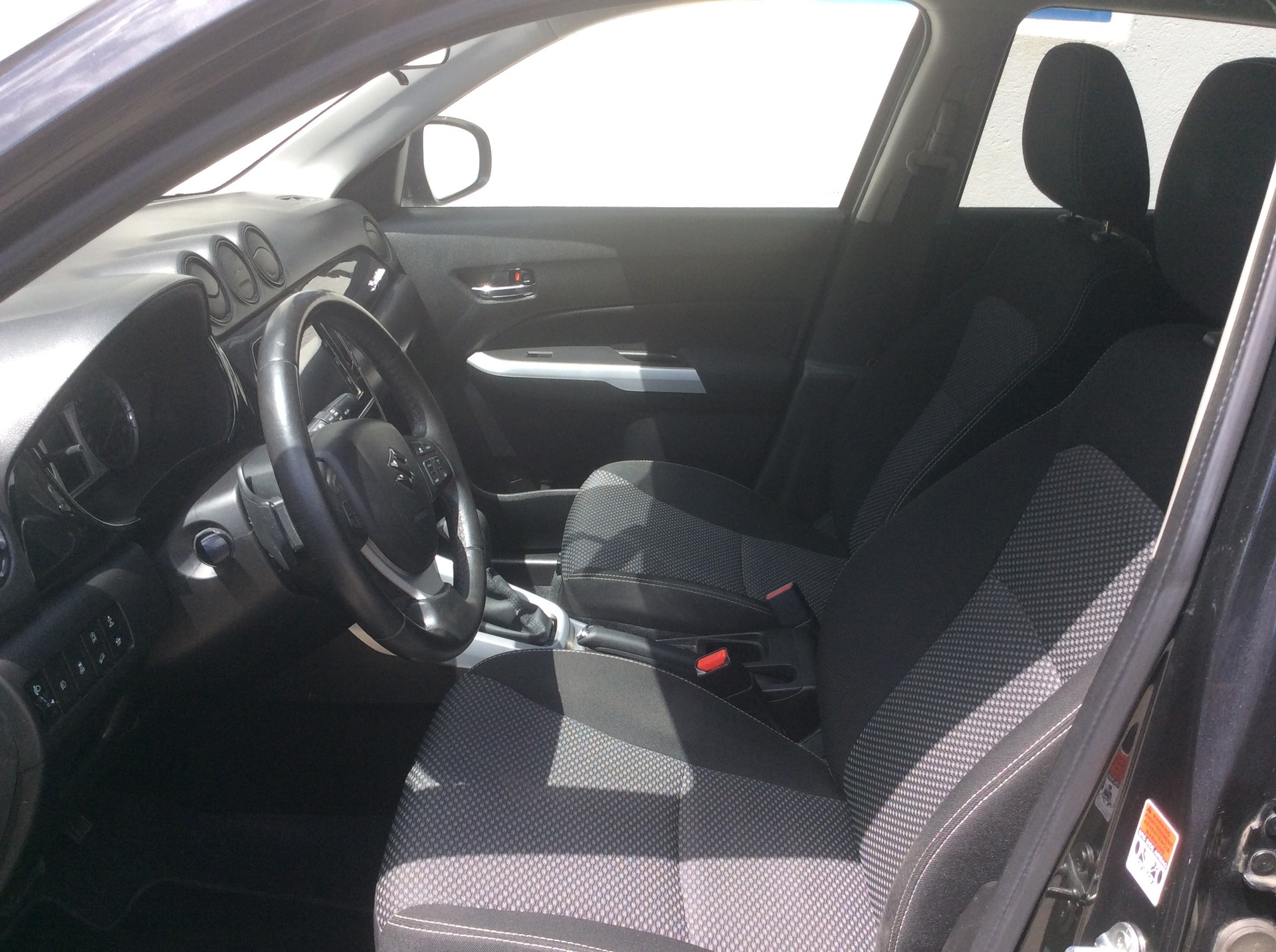 SUZUKI Vitara 1.6 TD Sergio Cellano Top TCSS-image-3