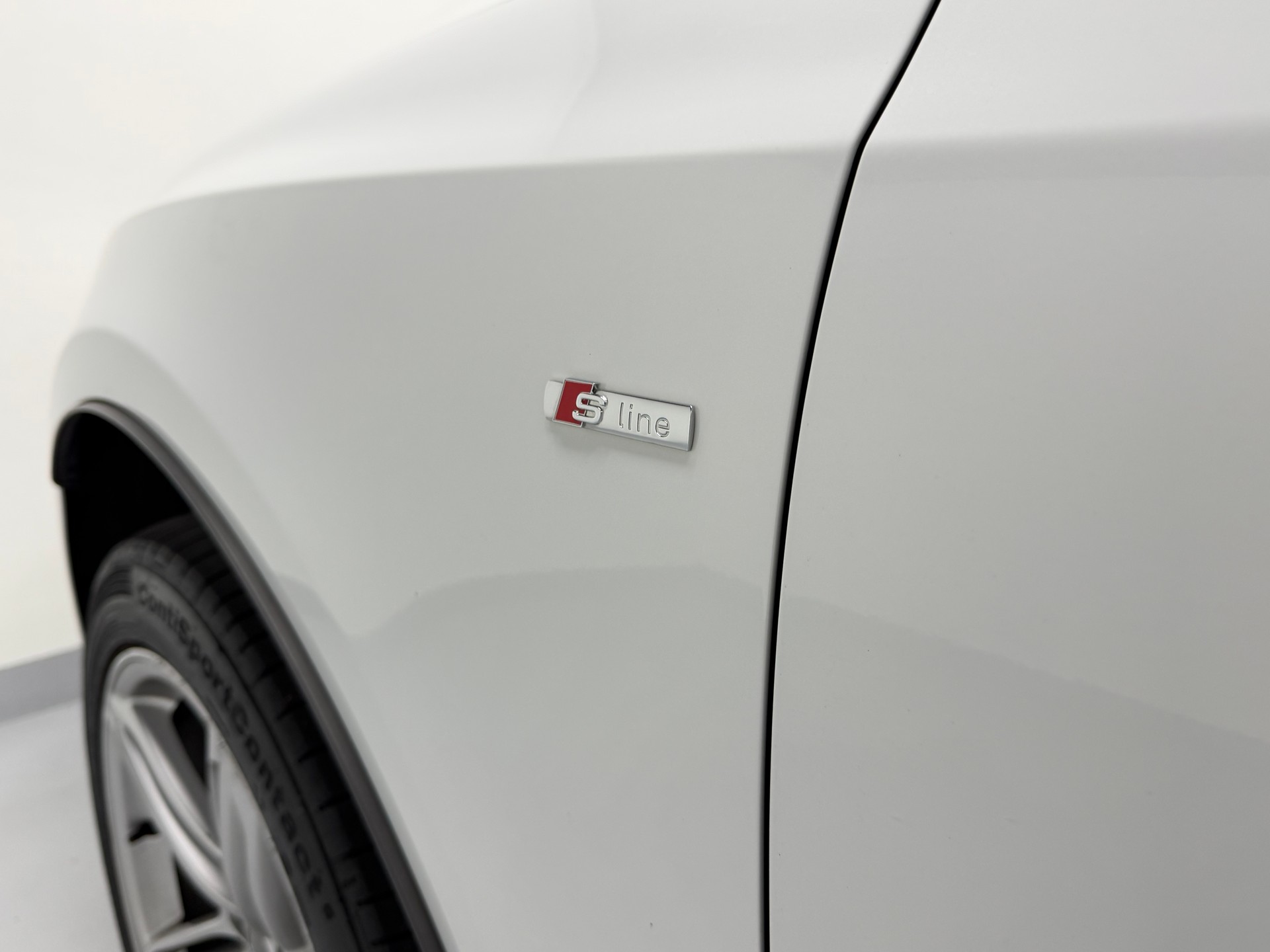 AUDI Q5 2.0 TDI quattro S-tronic / S-Line-image-18