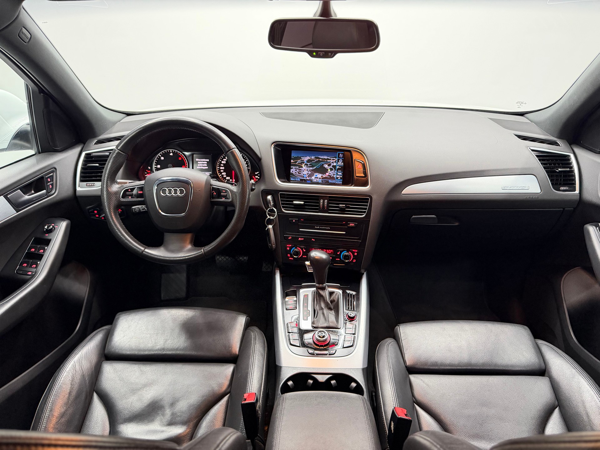 AUDI Q5 2.0 TDI quattro S-tronic / S-Line-image-10