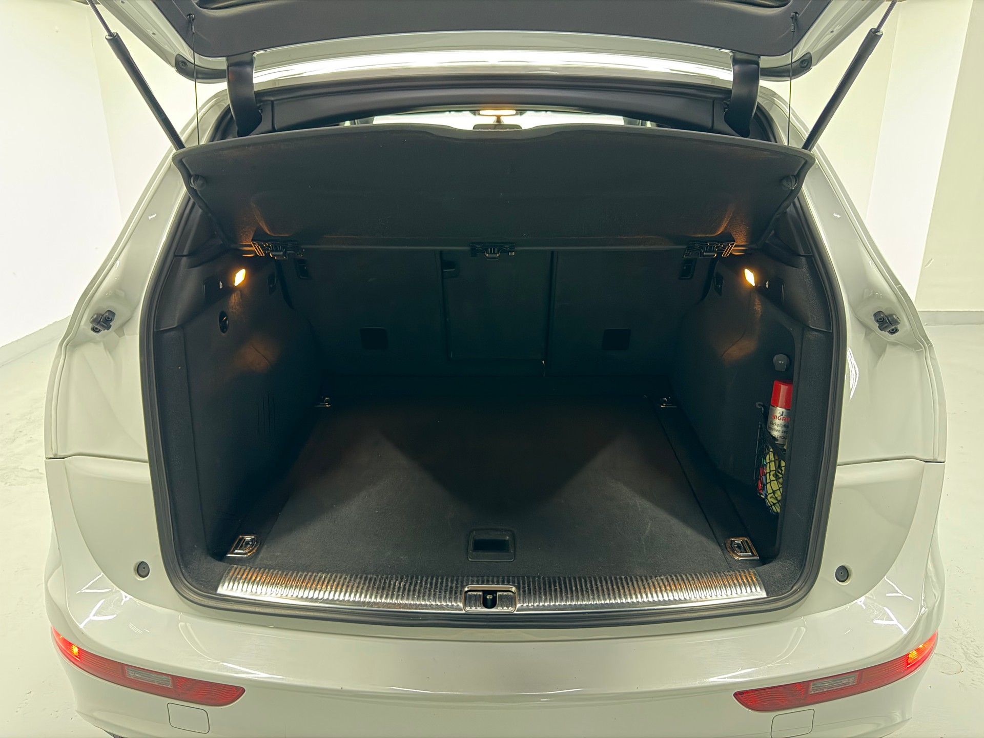 AUDI Q5 2.0 TDI quattro S-tronic / S-Line-image-13