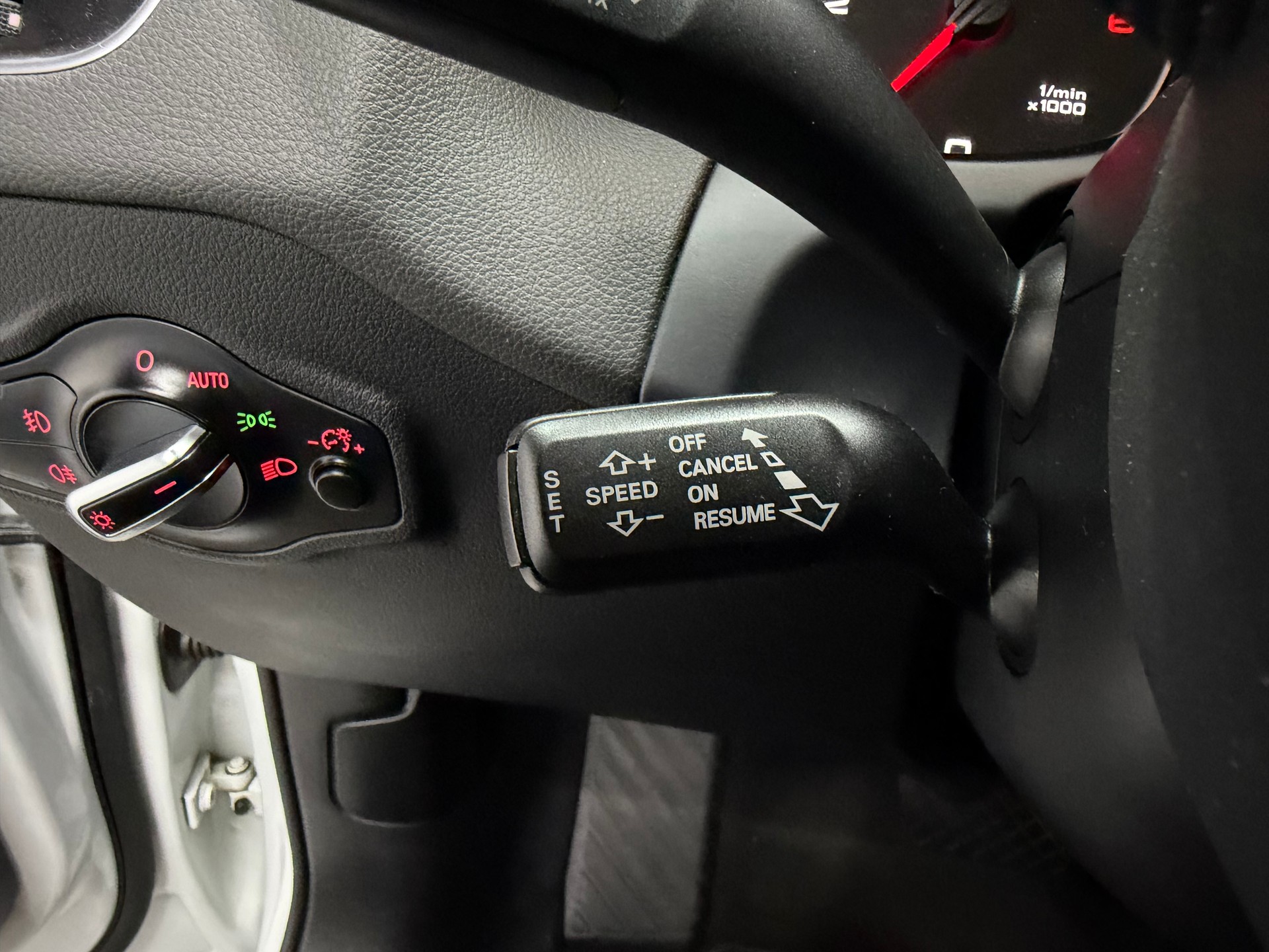 AUDI Q5 2.0 TDI quattro S-tronic / S-Line-image-17