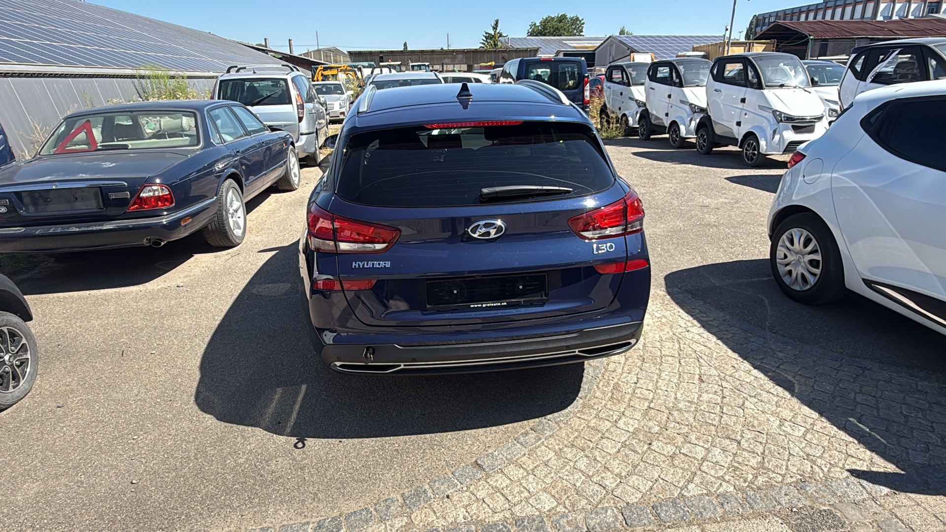 HYUNDAI i30 Wagon 1.5 T-GDi Amplia 48V MH DCT-image-2