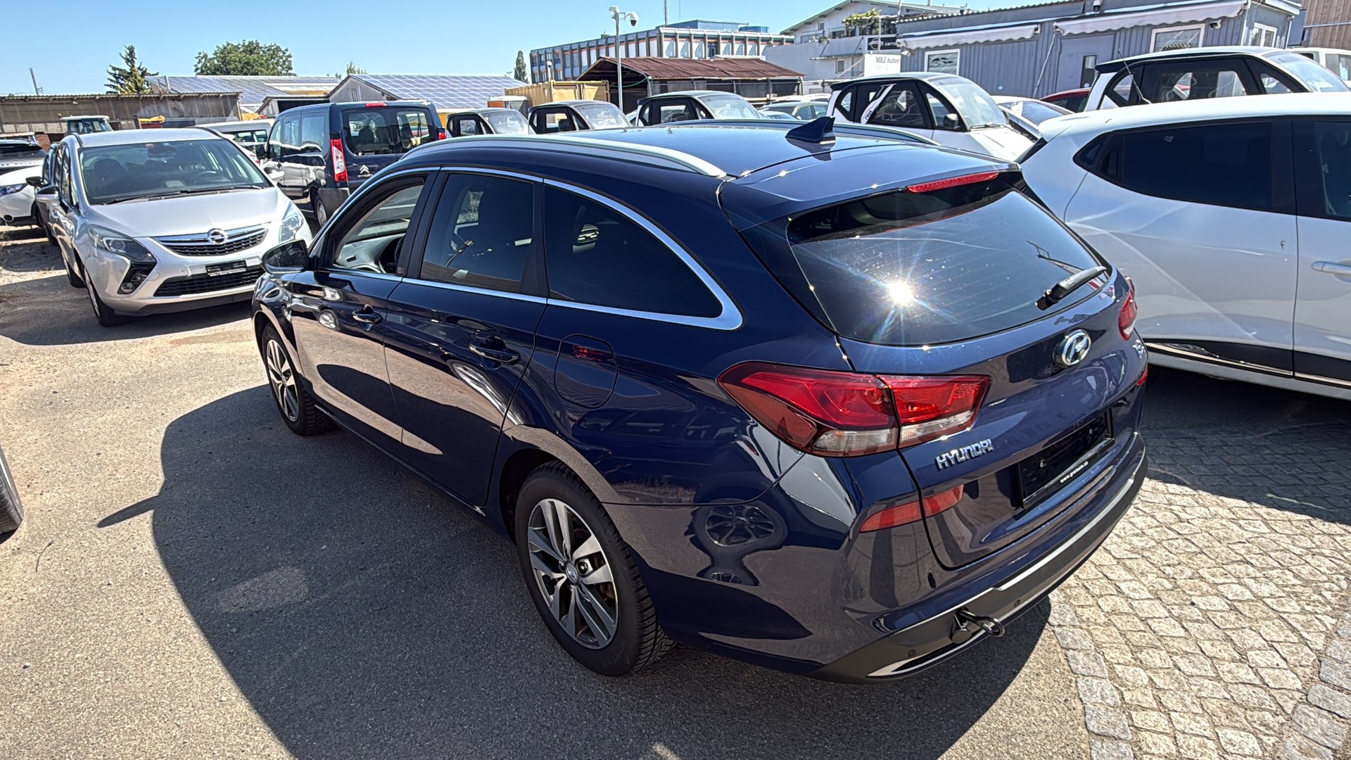 HYUNDAI i30 Wagon 1.5 T-GDi Amplia 48V MH DCT-image-3