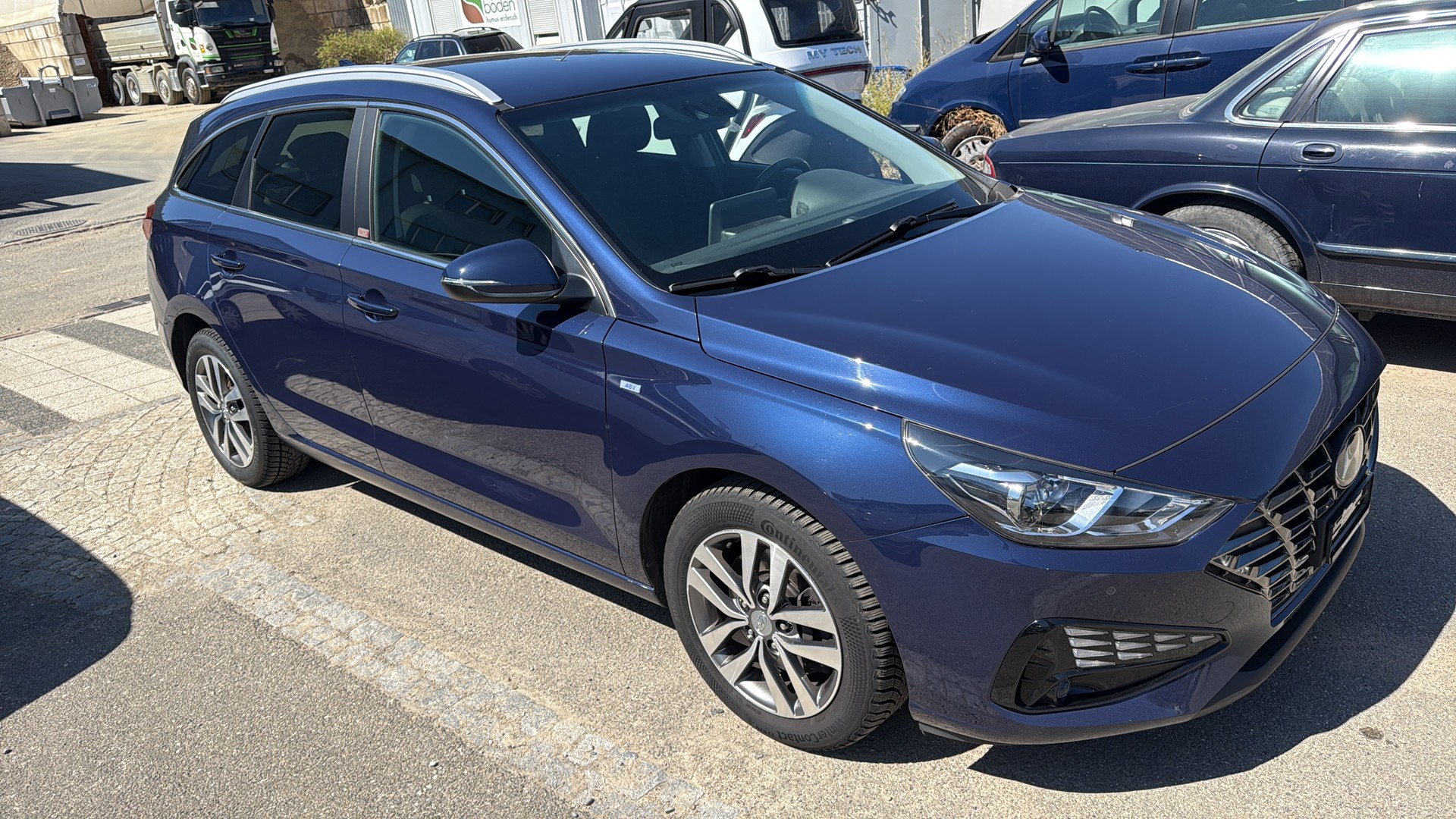 HYUNDAI i30 Wagon 1.5 T-GDi Amplia 48V MH DCT-image-1