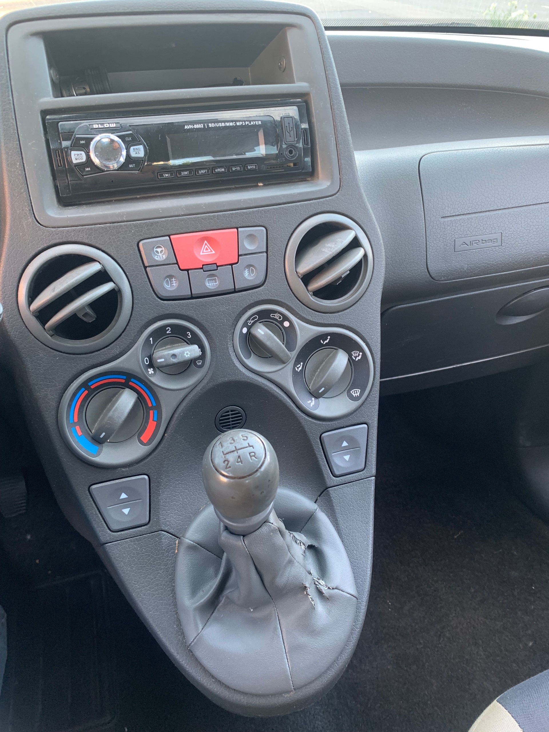 FIAT Panda 1.3 16V JTD Cross 4x4-image-8