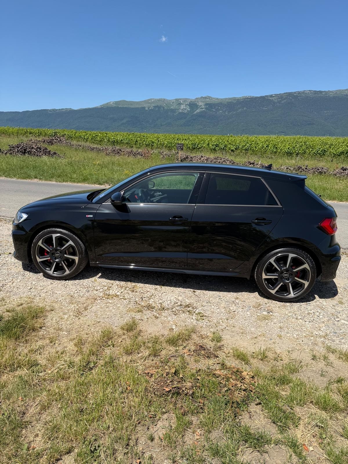 AUDI 1.0 30 TFSI S Line Attraction S-Tronic-image-3