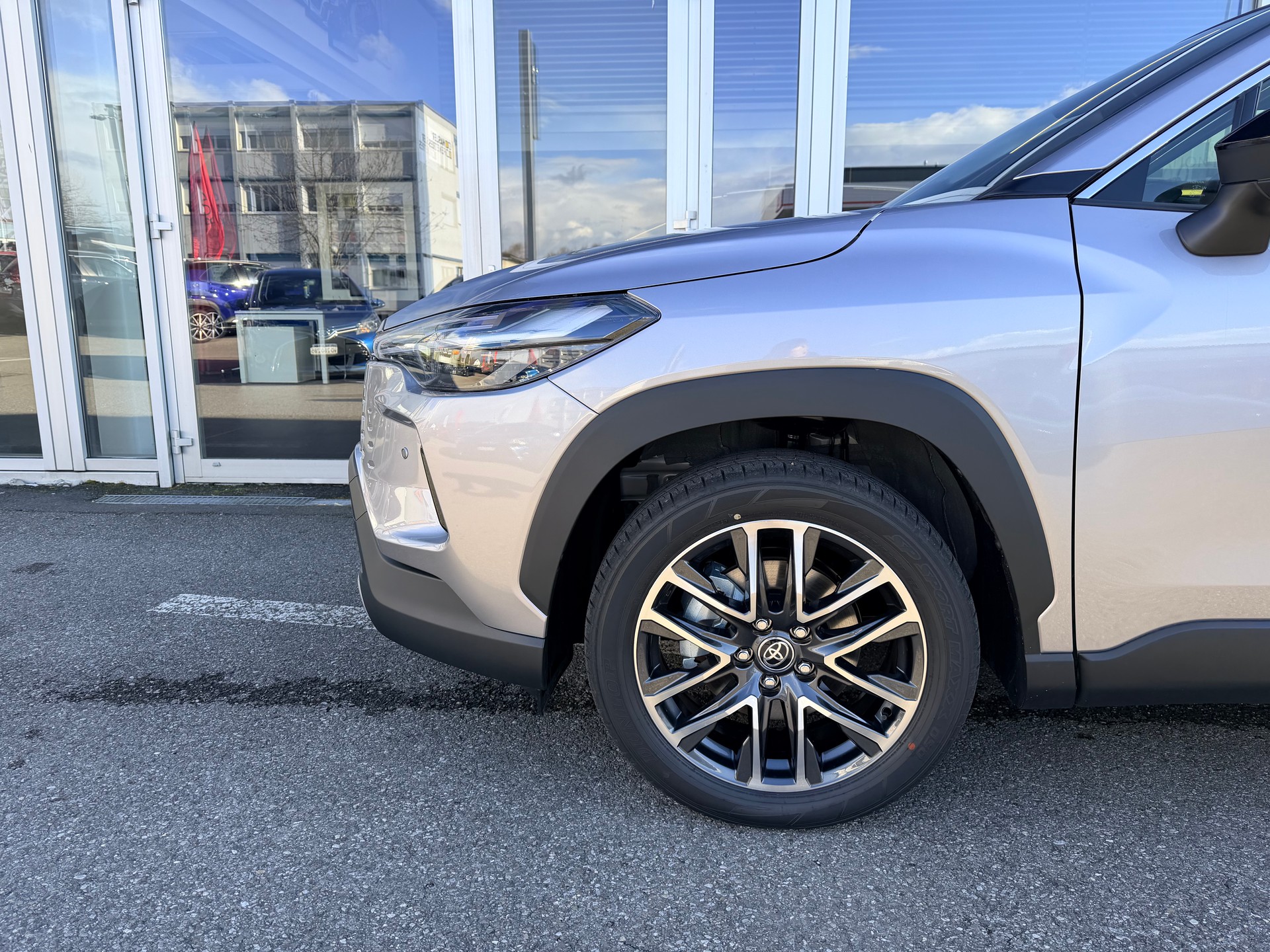 TOYOTA Corolla Cross 1.8 Trend e-CVT-image-3