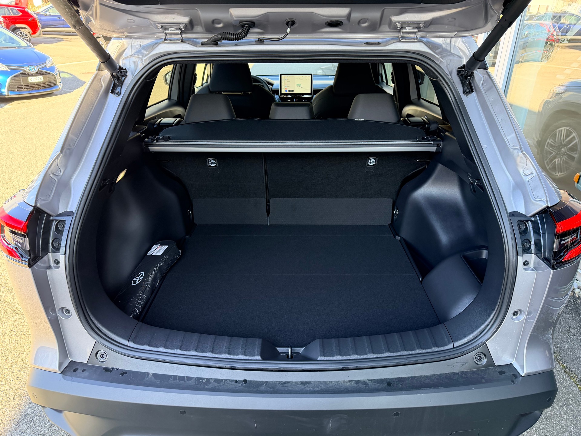 TOYOTA Corolla Cross 1.8 Trend e-CVT-image-6