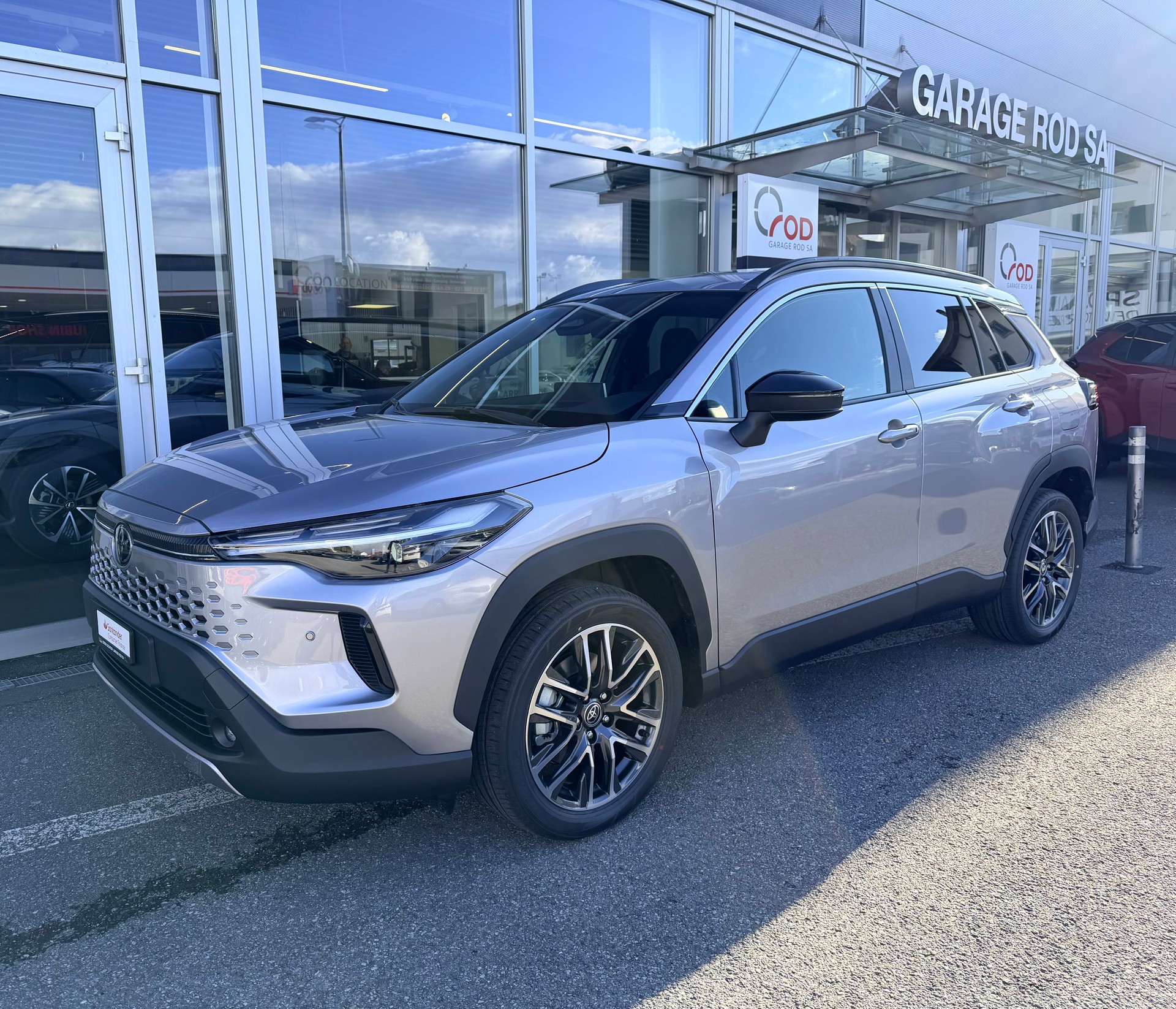 TOYOTA Corolla Cross 1.8 Trend e-CVT-image-0