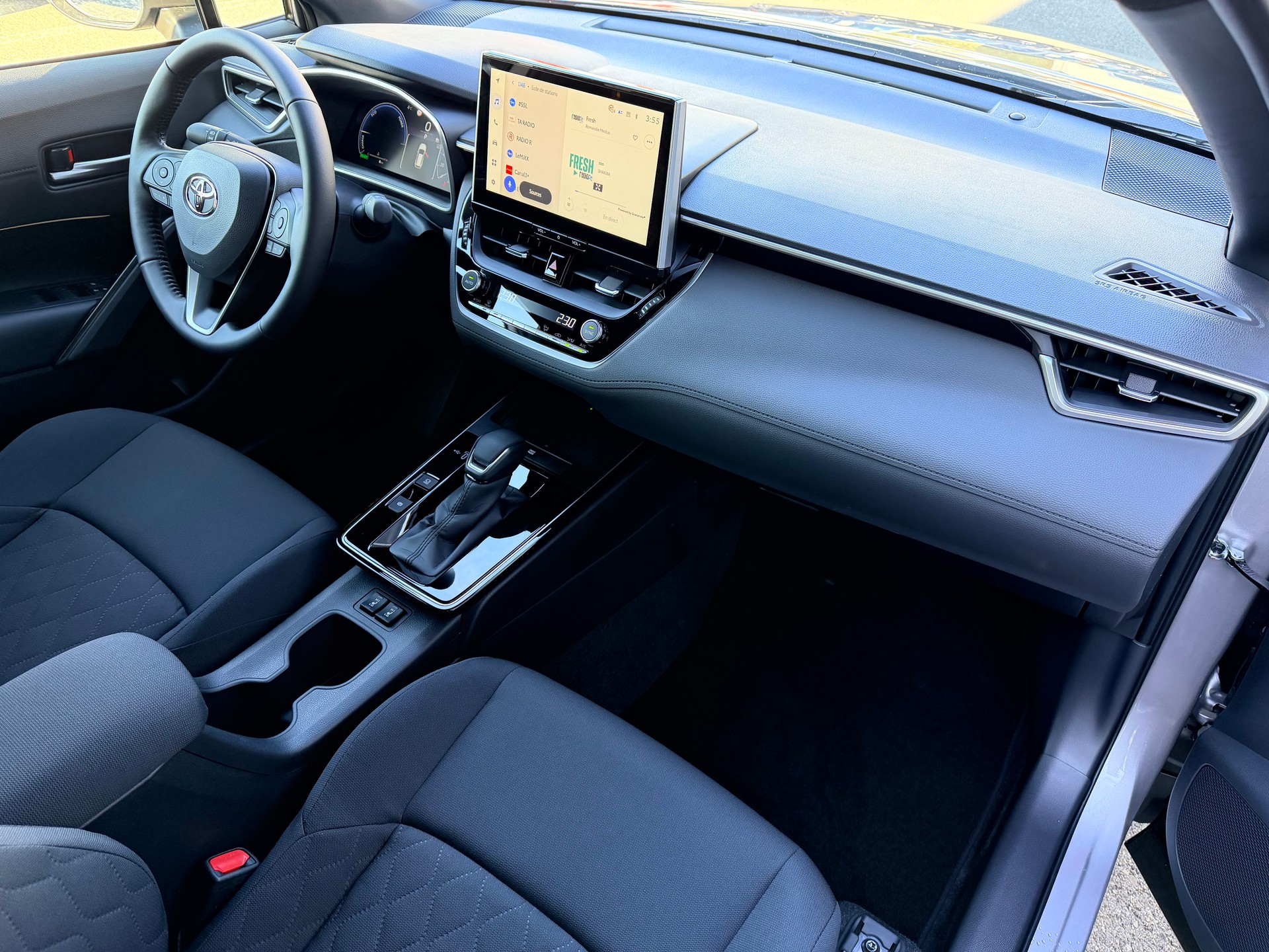 TOYOTA Corolla Cross 1.8 Trend e-CVT-image-10