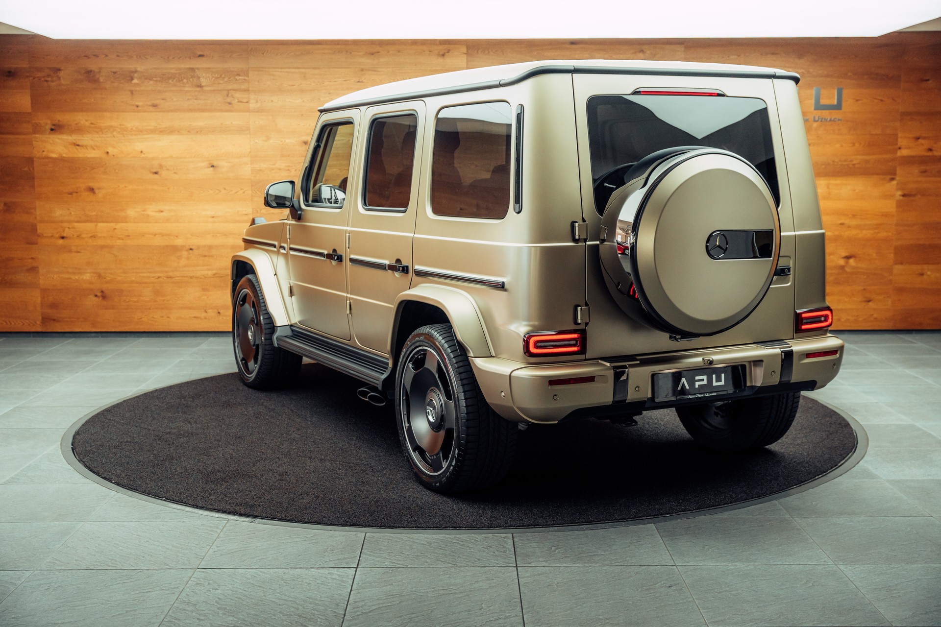 MERCEDES-BENZ G 63 AMG 9G-Tronic MY26-showroom-element-3