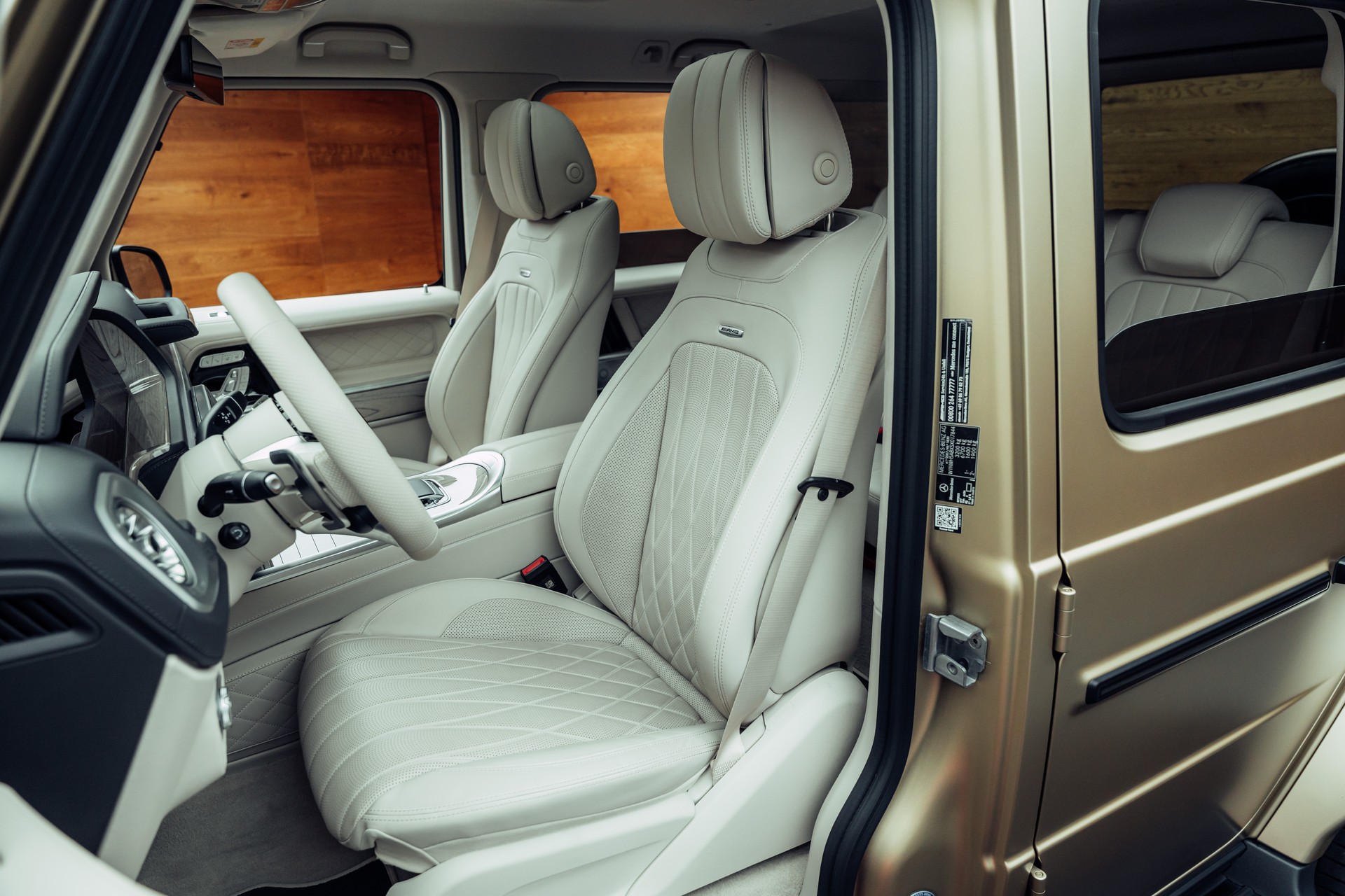 MERCEDES-BENZ G 63 AMG 9G-Tronic MANUFAKTUR Kalaharigold magno MY26-image-6